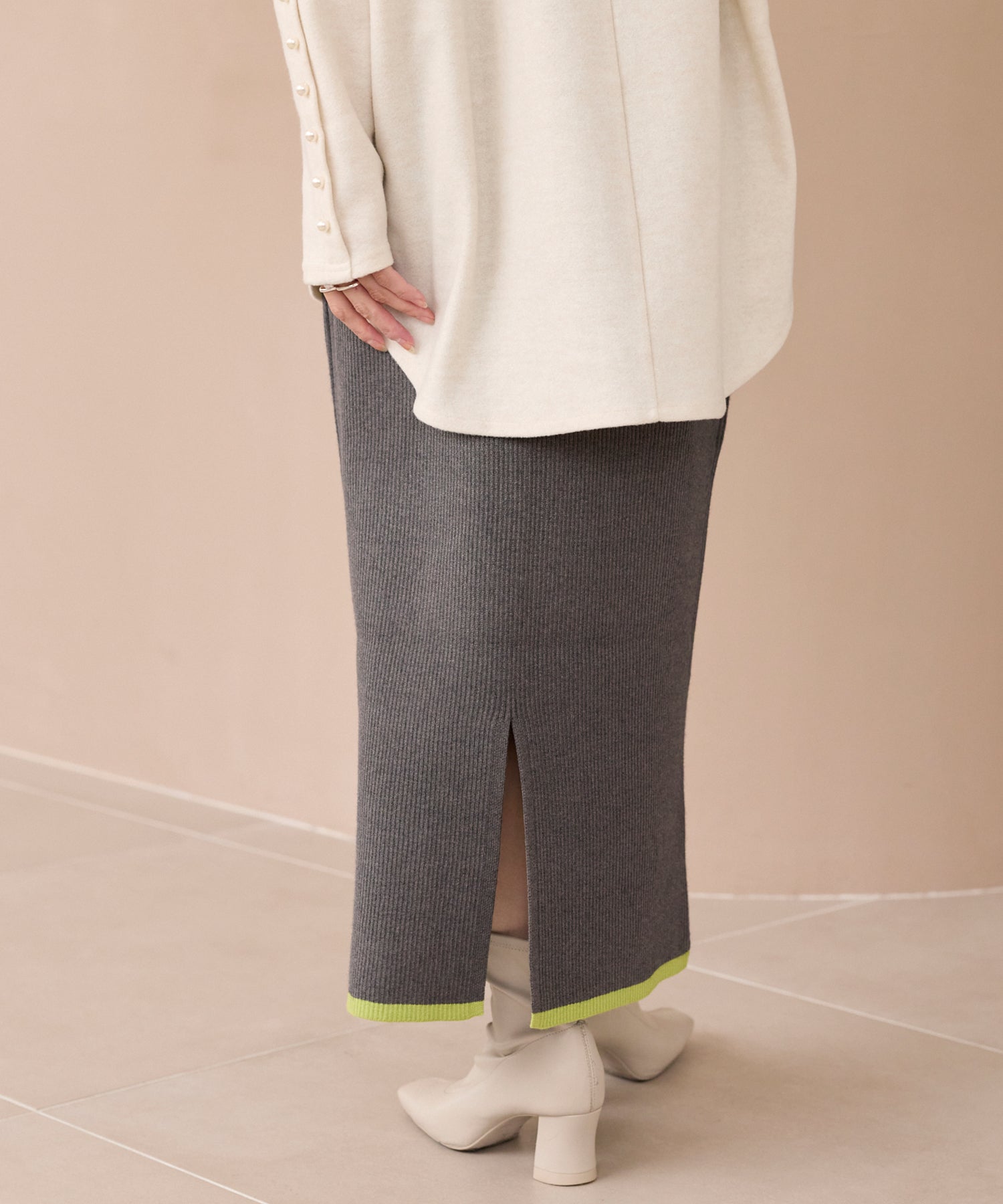 バイカラーリブニットスカート