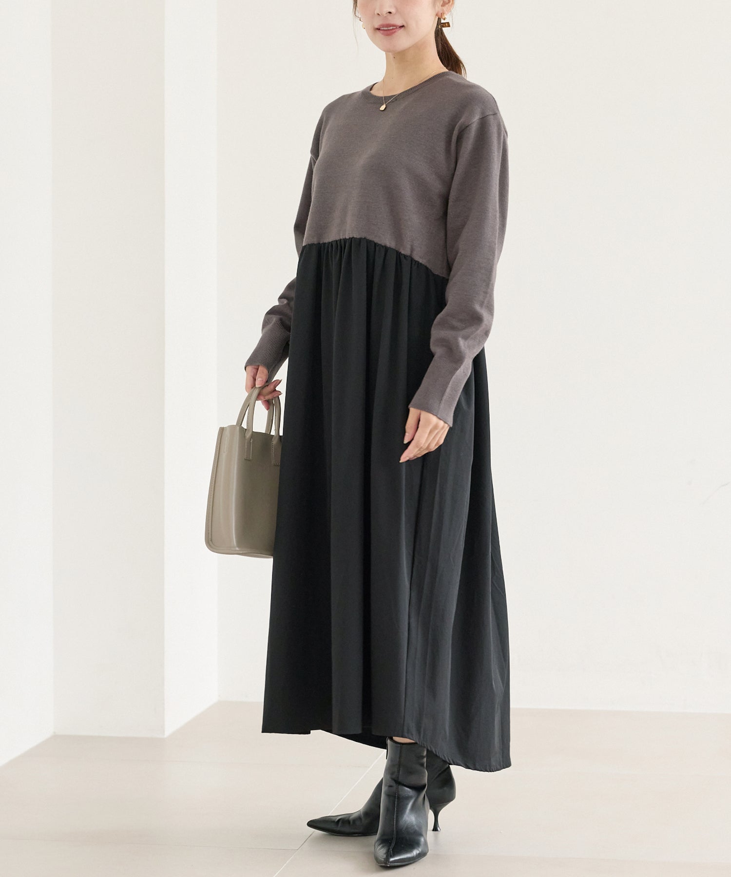 異素材切替ギャザーニットワンピース