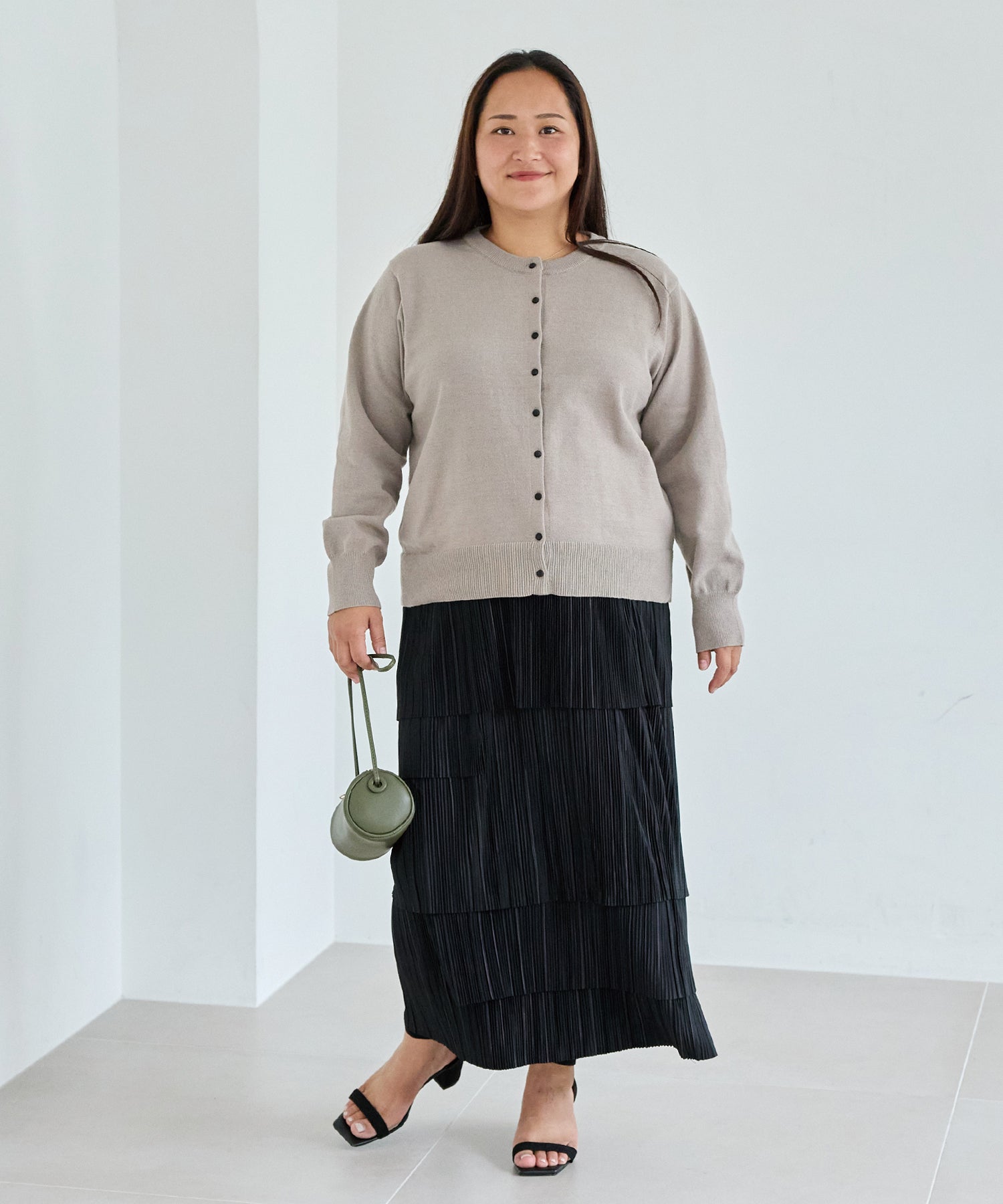 グレージュ　model:161cm 着用サイズ:3L