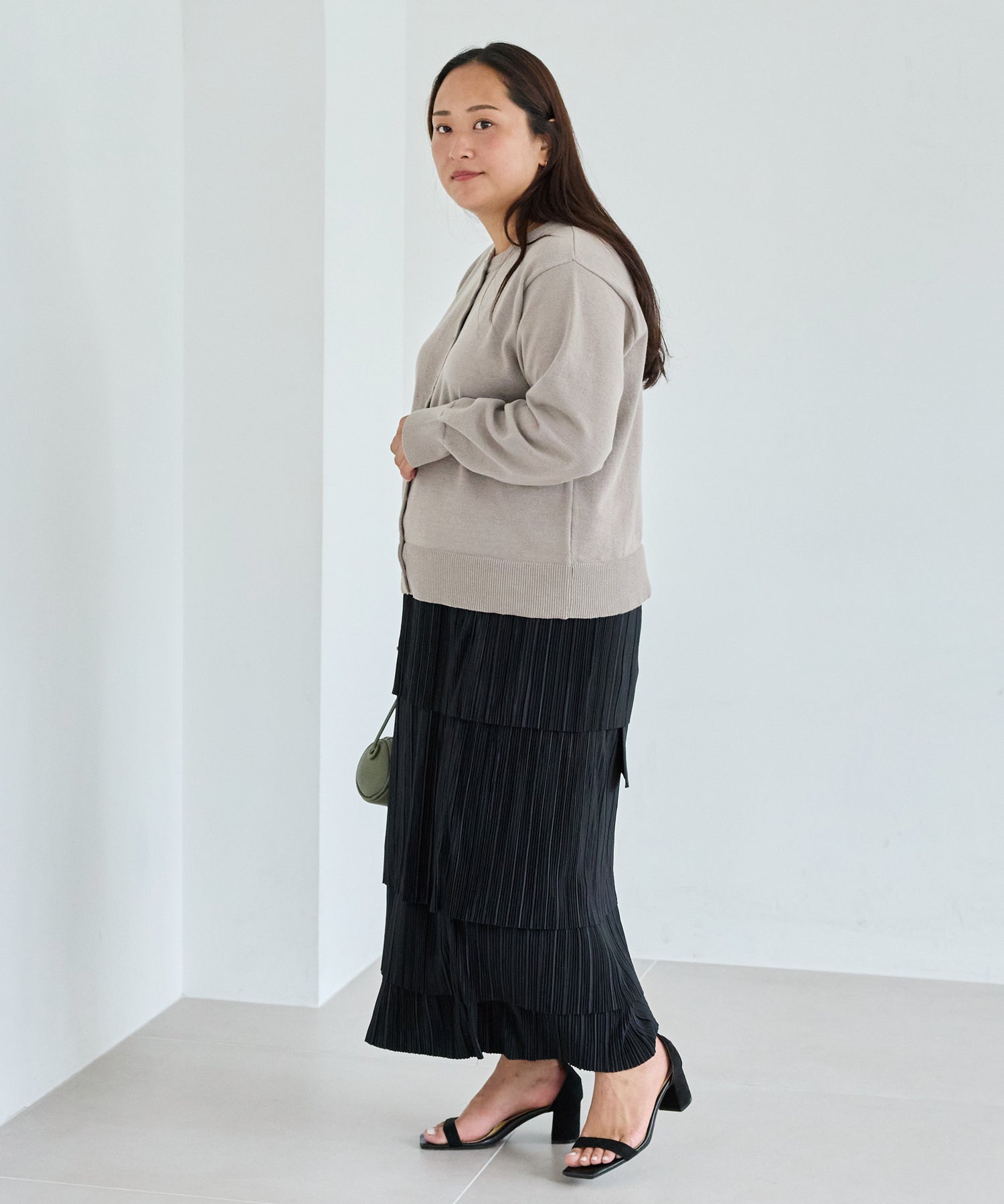 グレージュ　model:161cm 着用サイズ:3L