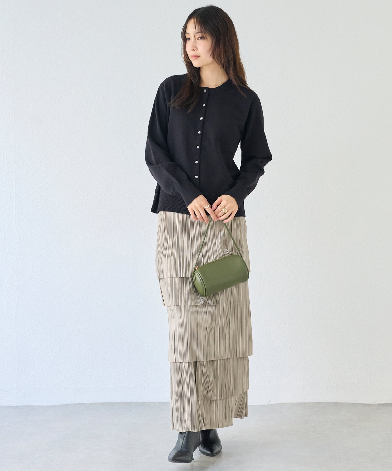 【洗える】ボタン配色ニットカーデ