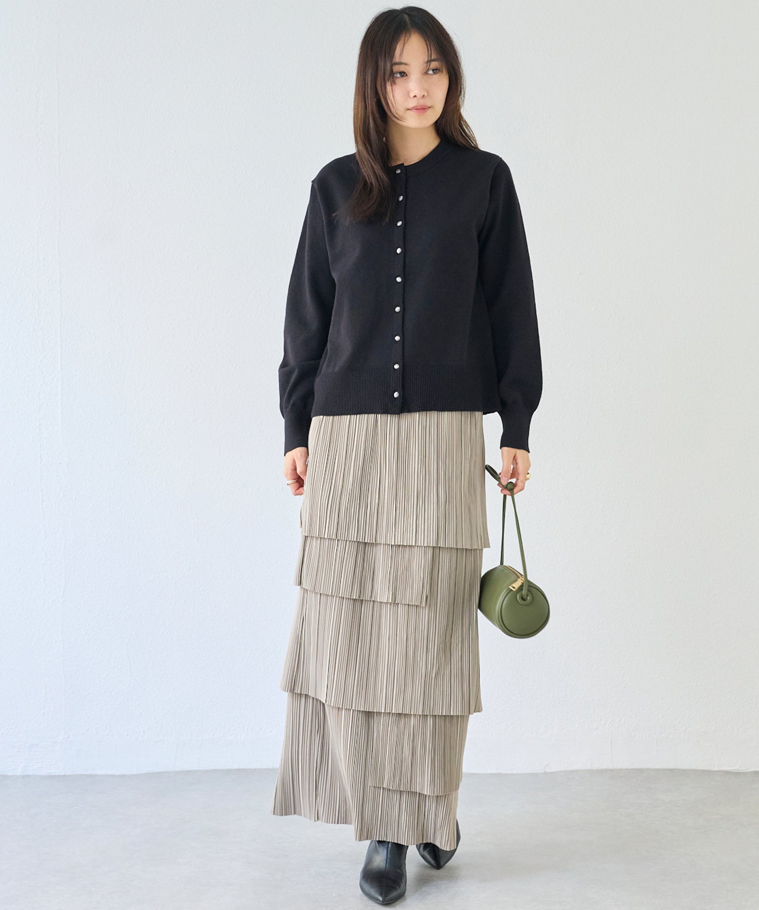 【洗える】ボタン配色ニットカーデ