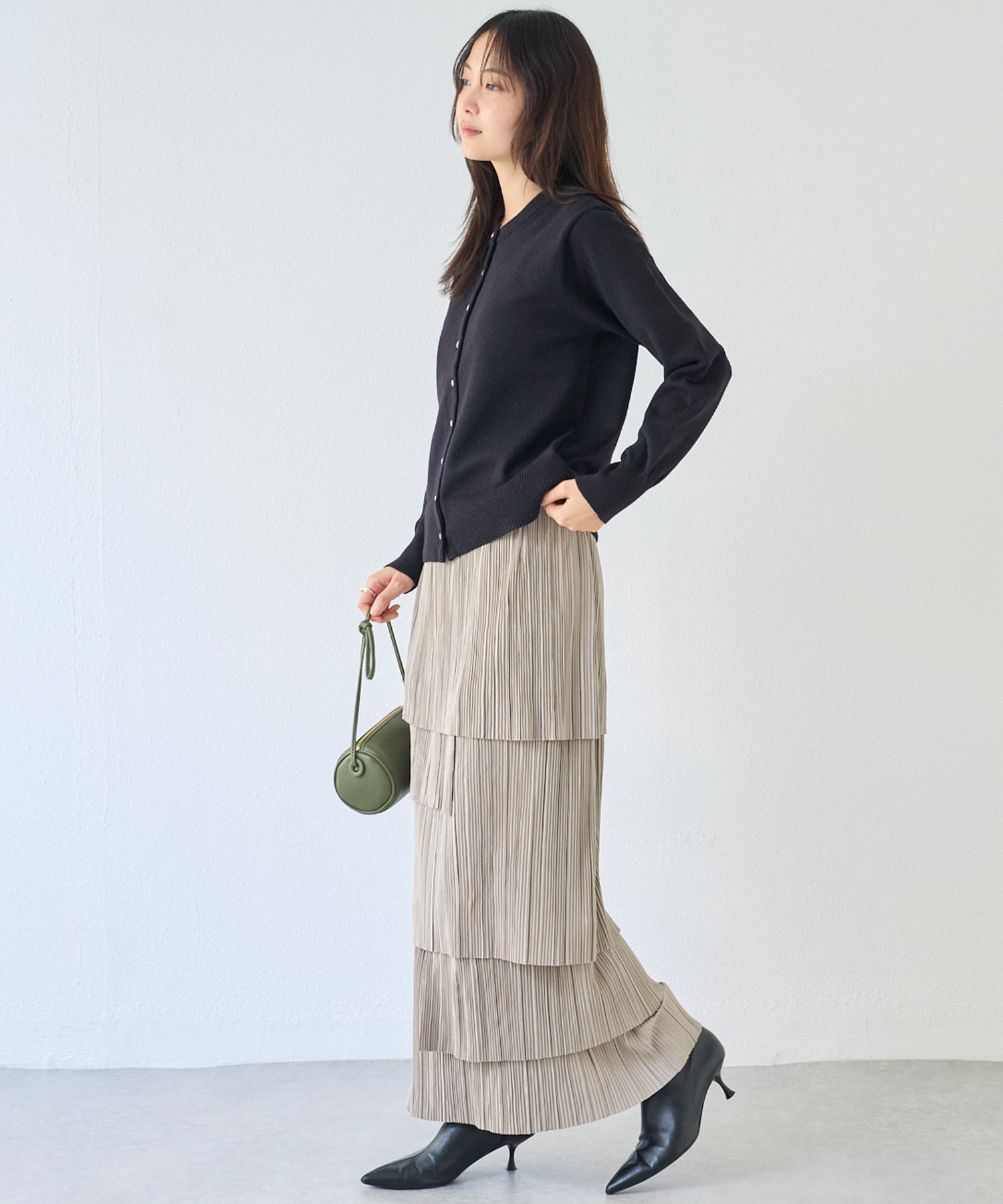 【洗える】ボタン配色ニットカーデ