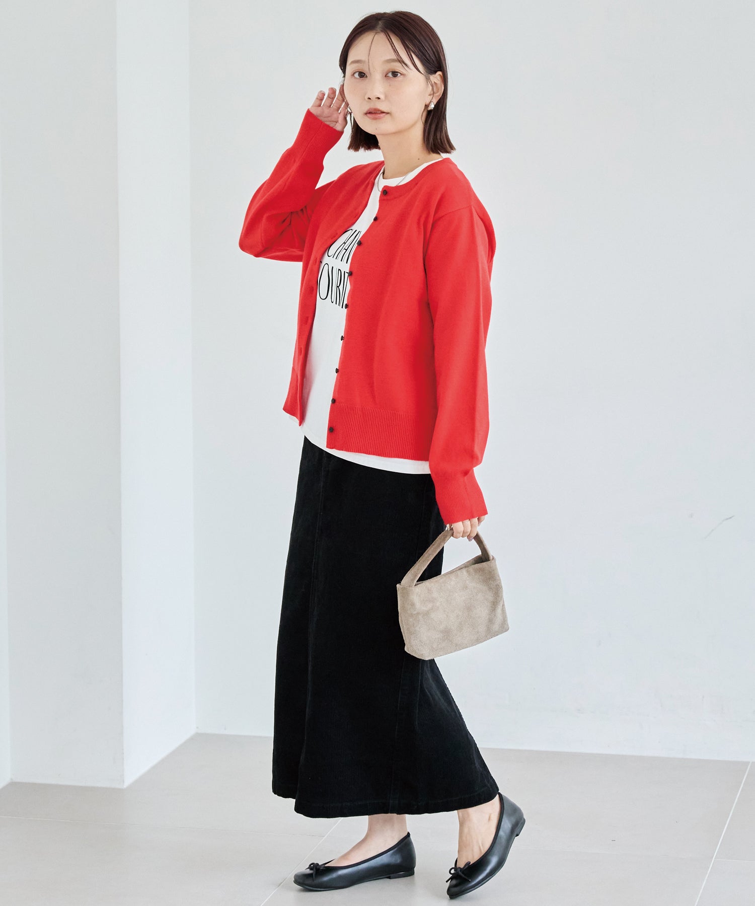 ボタン配色ニットカーデ