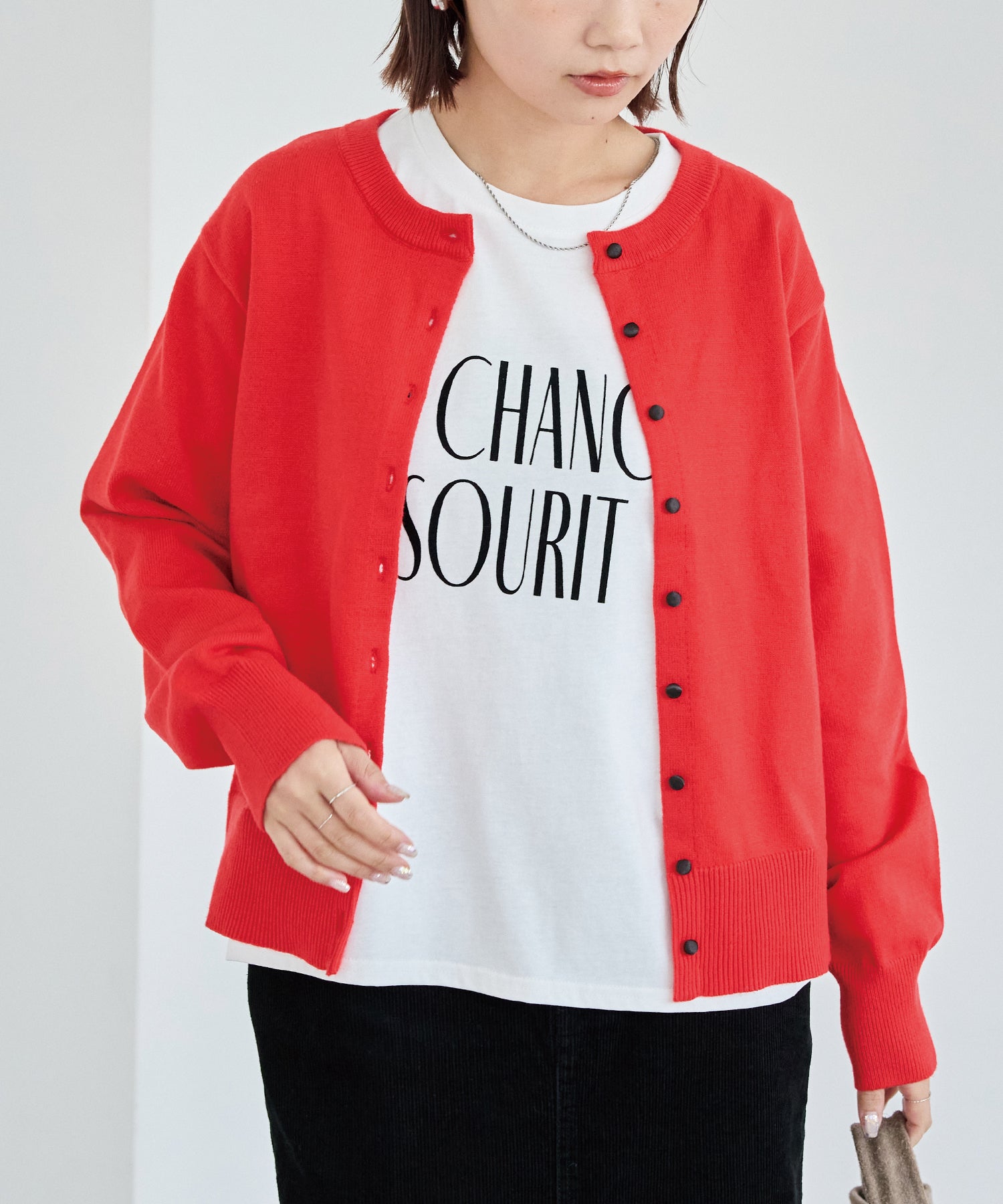 ボタン配色ニットカーデ