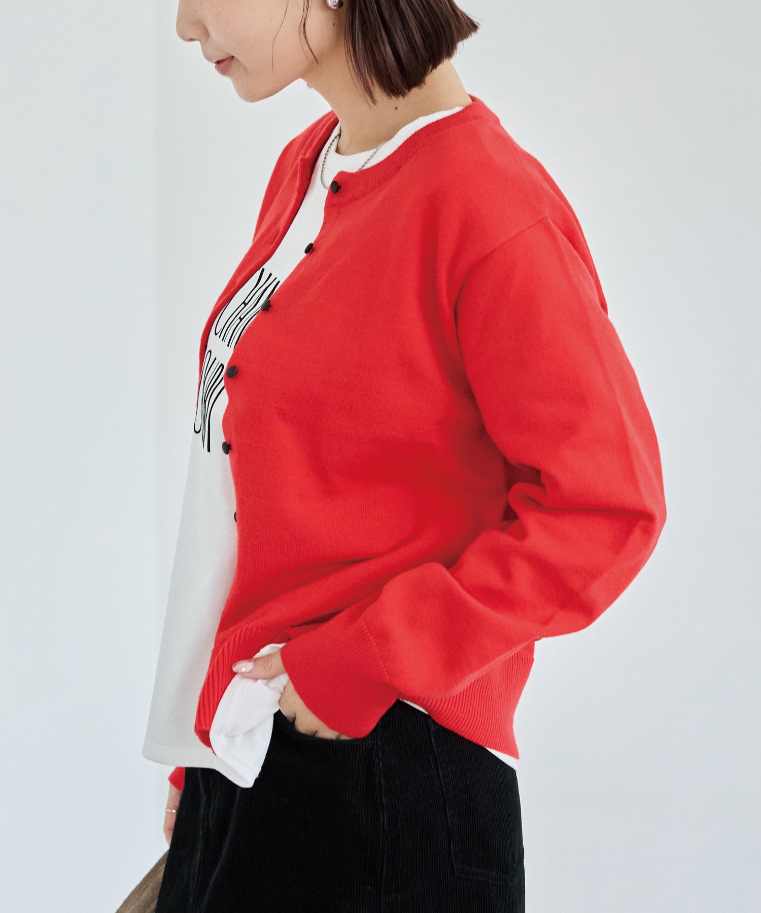 ボタン配色ニットカーデ