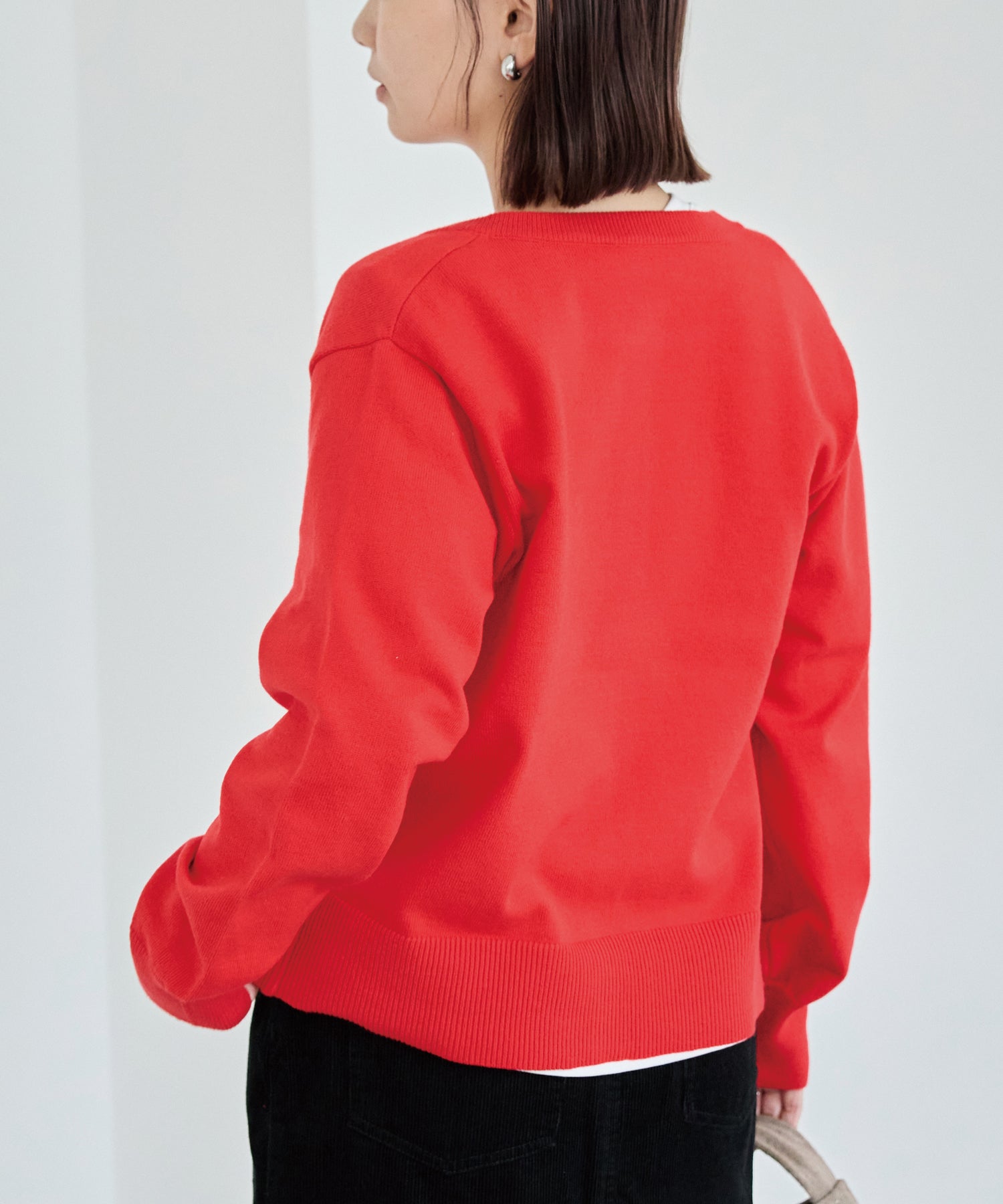 ボタン配色ニットカーデ