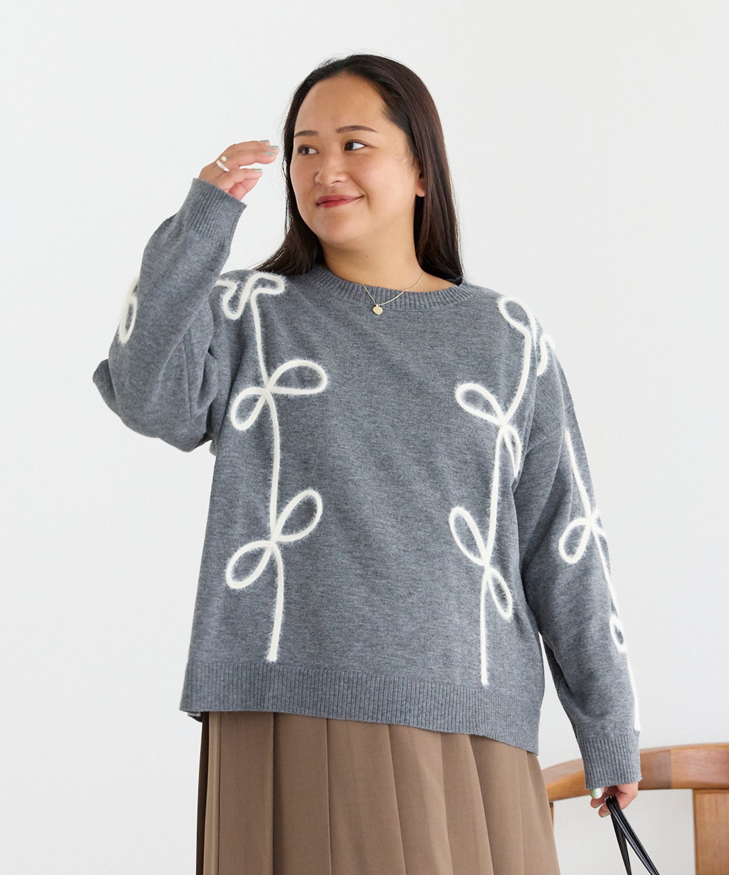 フェザーリボンコード刺繍ニット