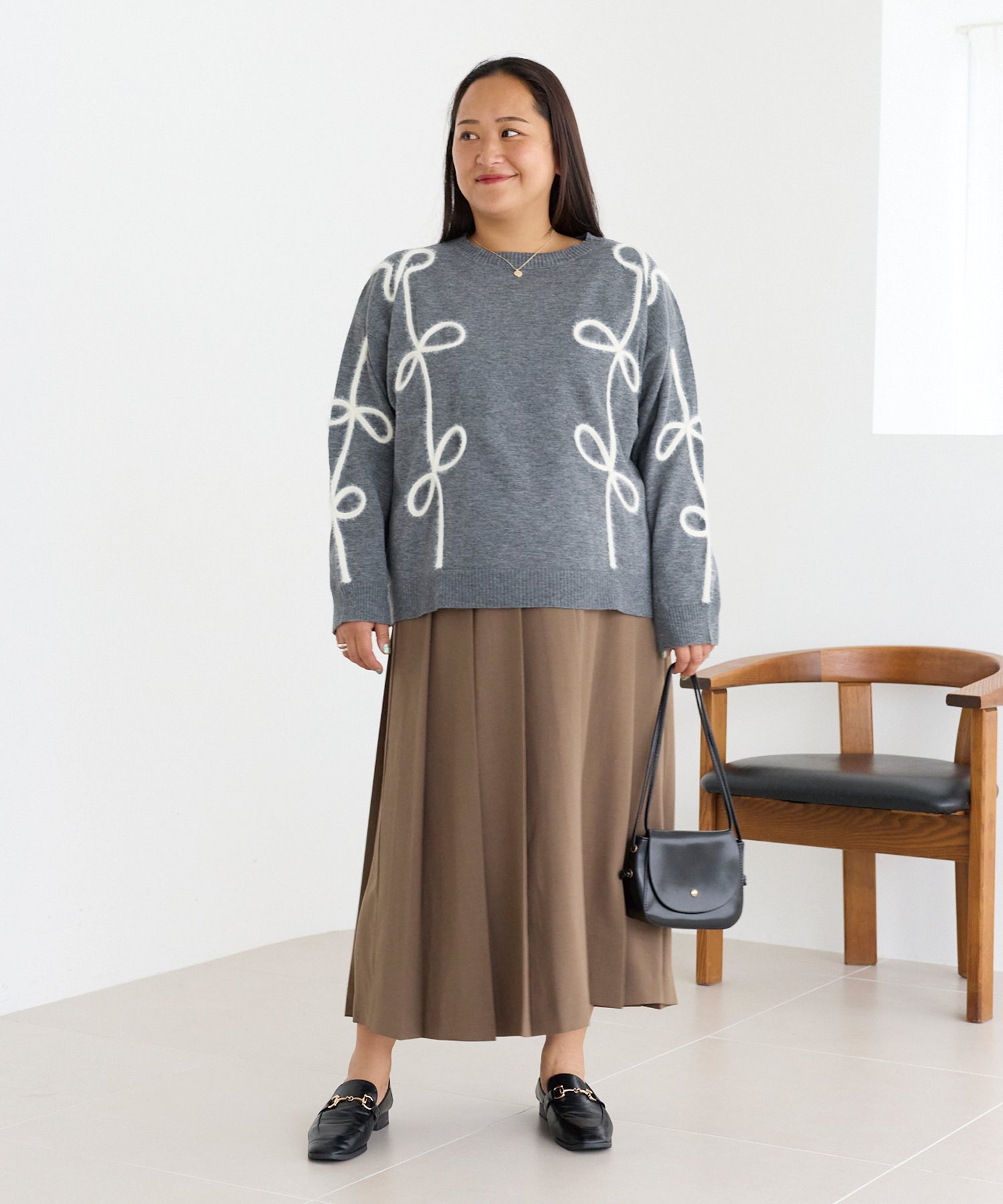 フェザーリボンコード刺繍ニット