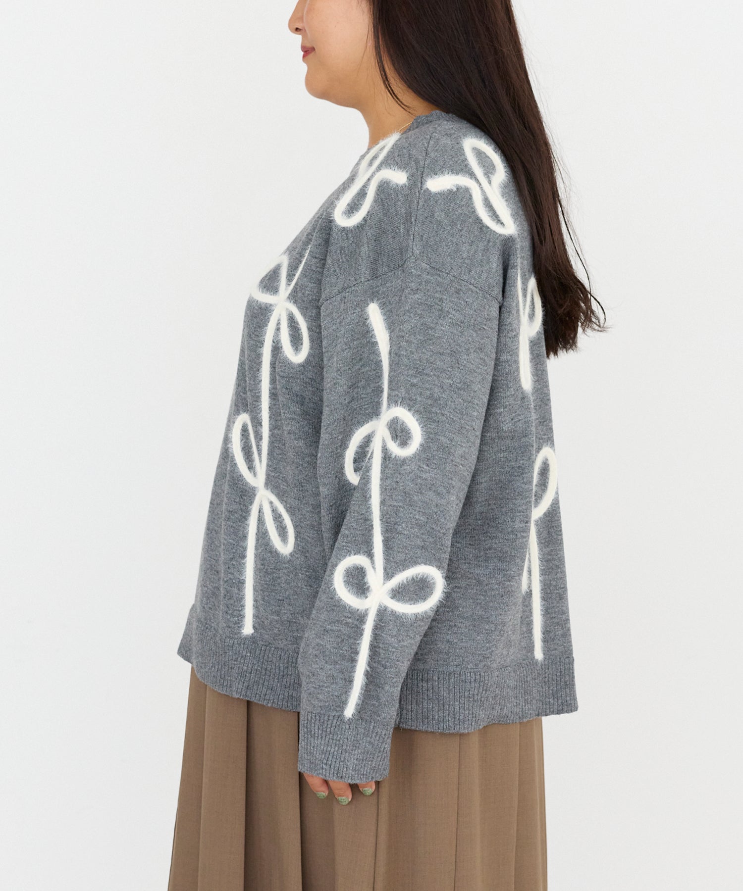 フェザーリボンコード刺繍ニット