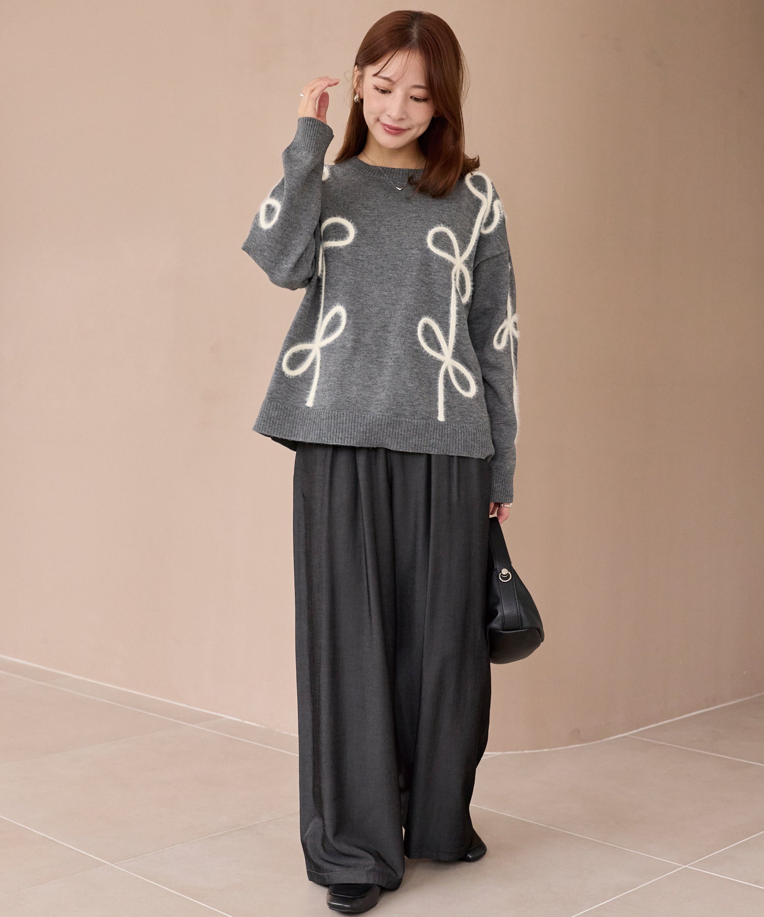 フェザーリボンコード刺繍ニット