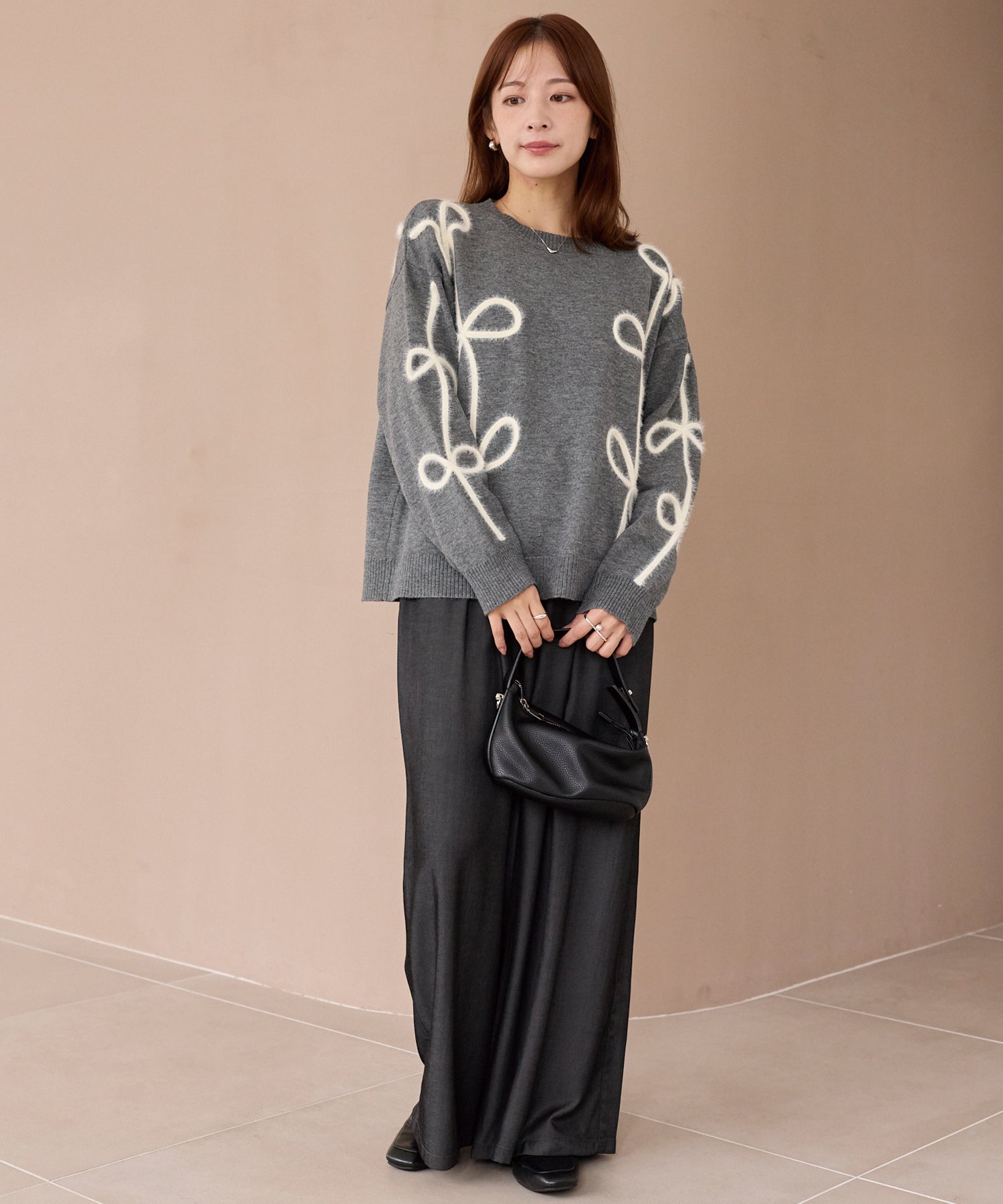 フェザーリボンコード刺繍ニット