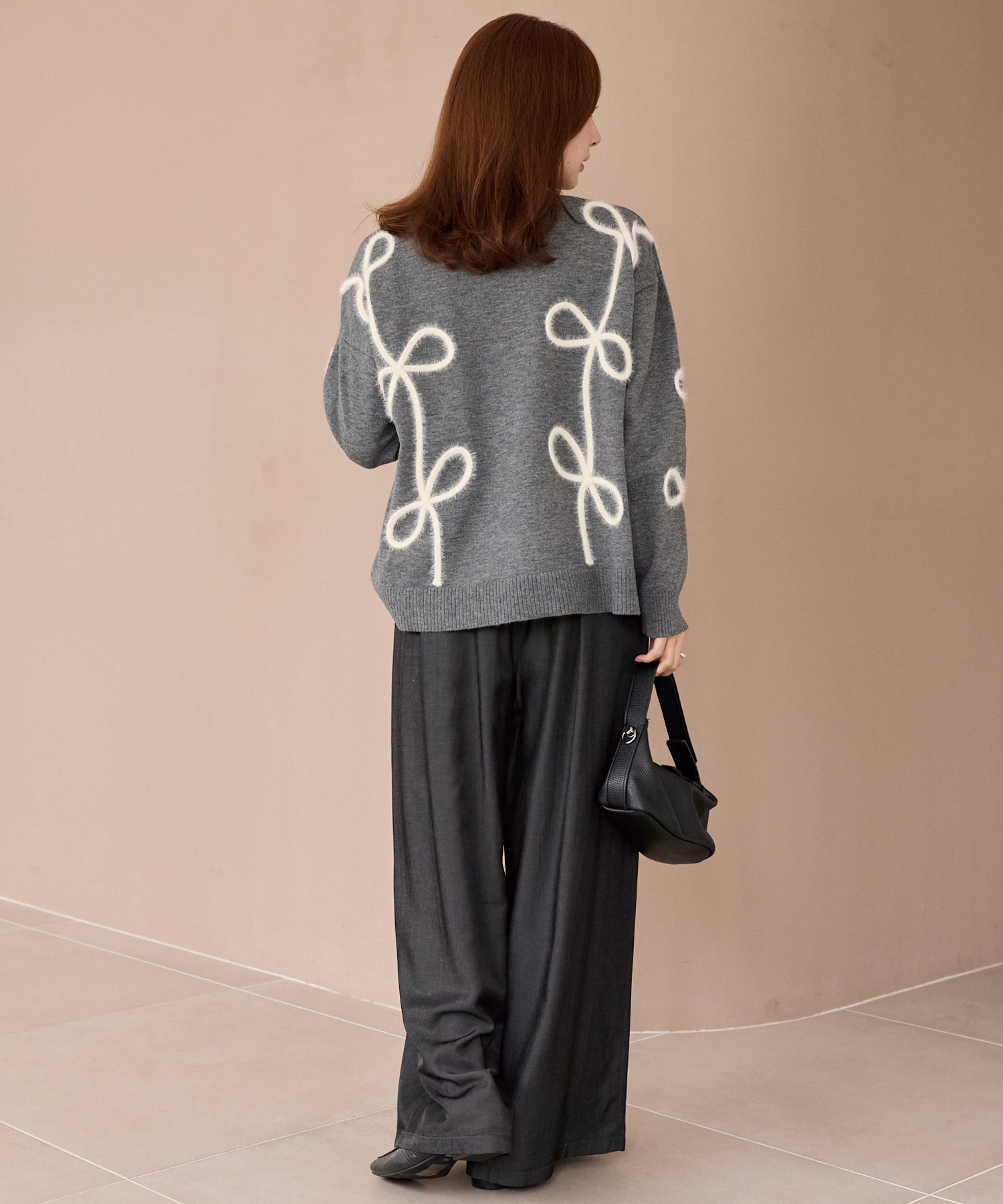 フェザーリボンコード刺繍ニット