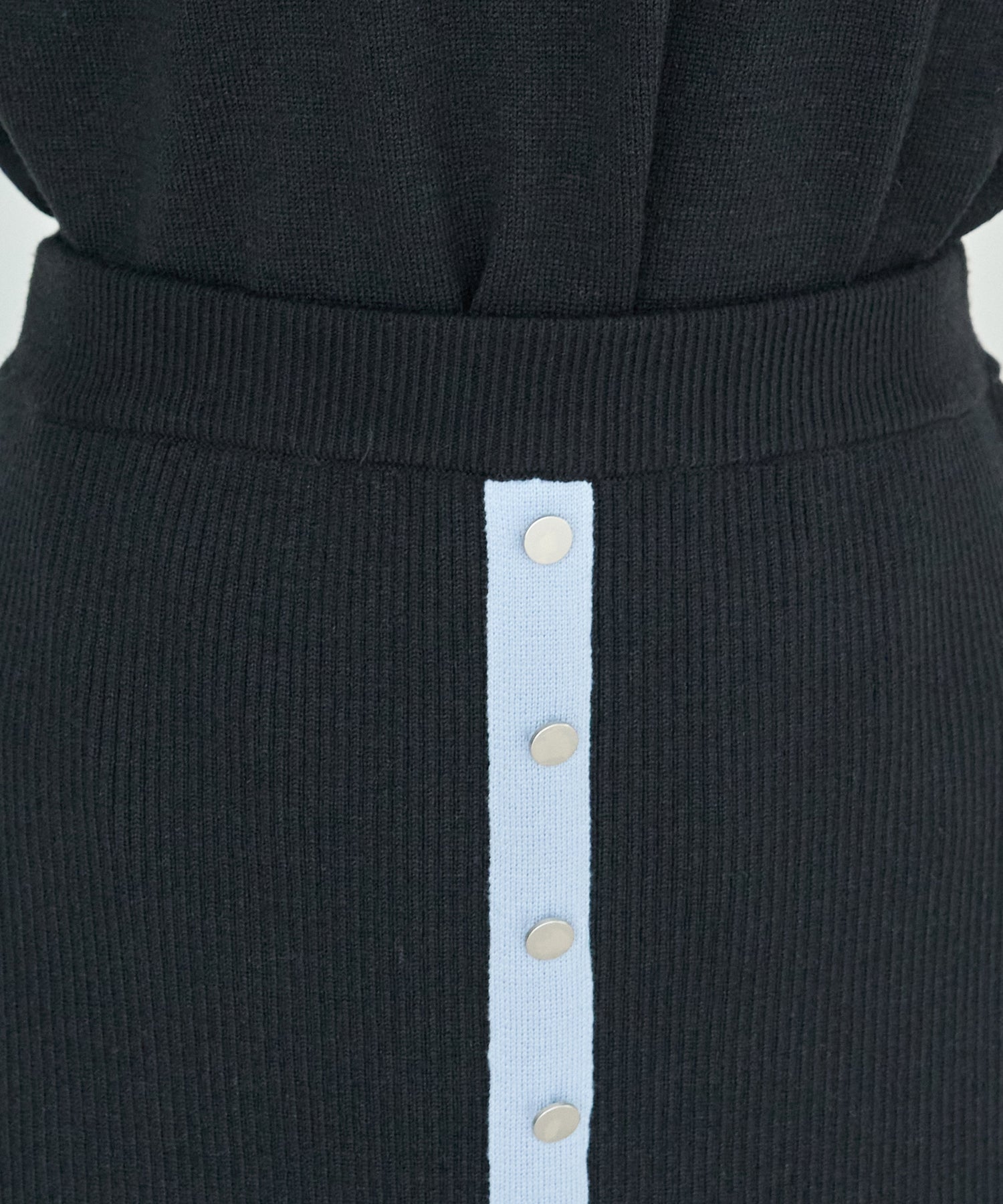 ウエスト：ゴム仕様