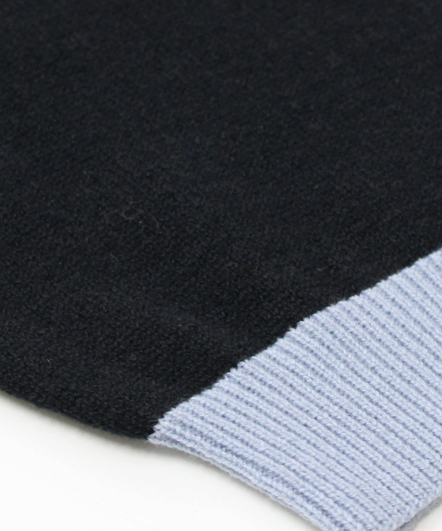 ブラック：トップス