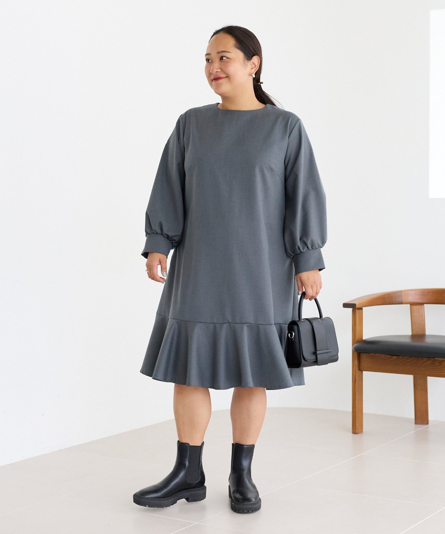 フレアミディワンピ