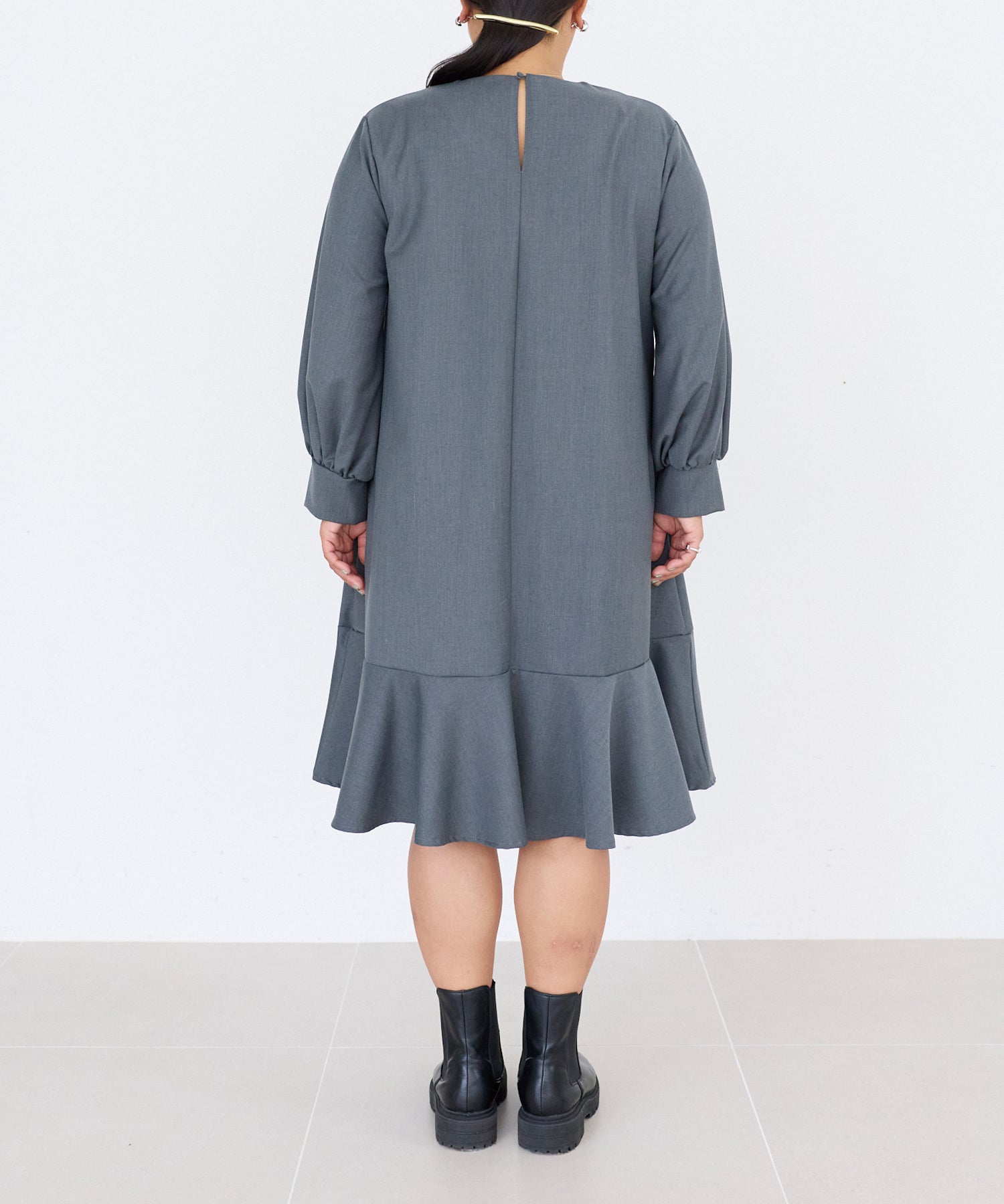 フレアミディワンピ