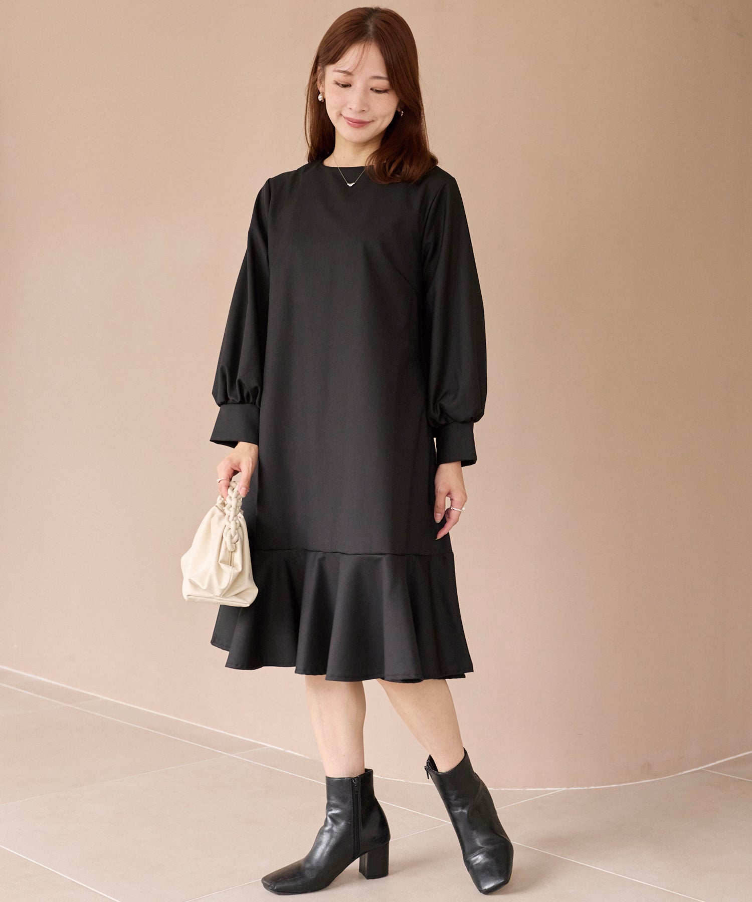 フレアミディワンピ