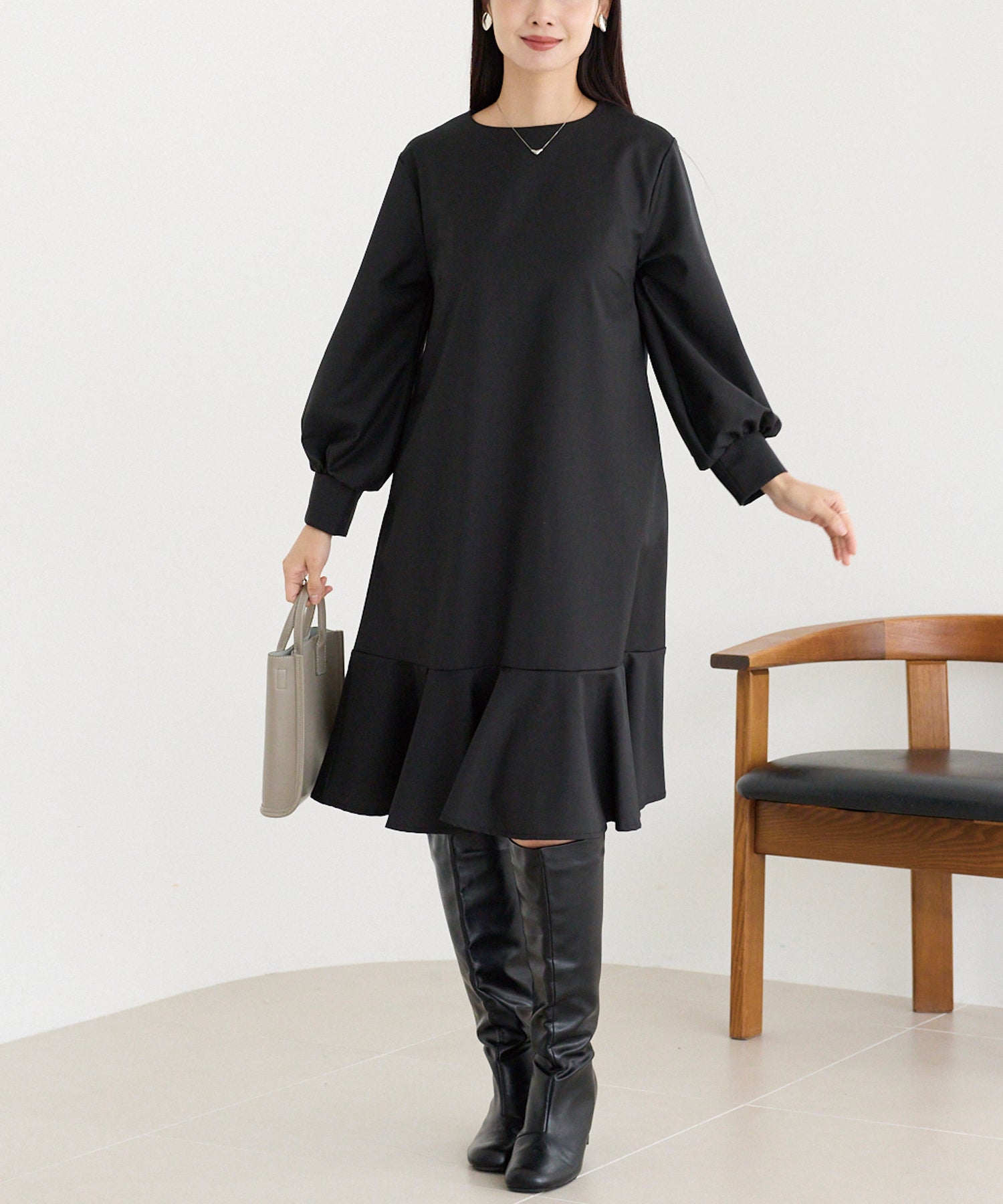 フレアミディワンピ