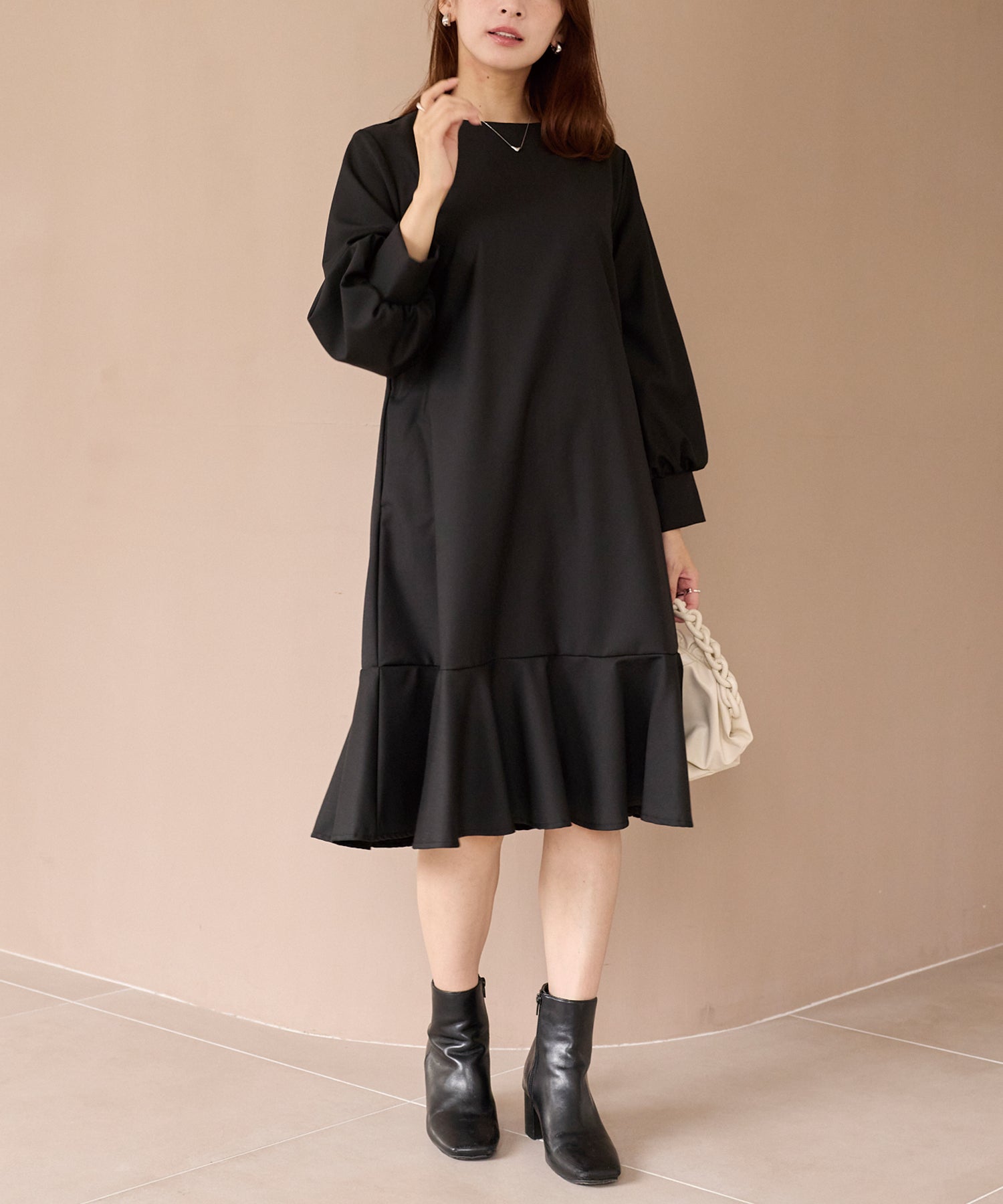 フレアミディワンピ