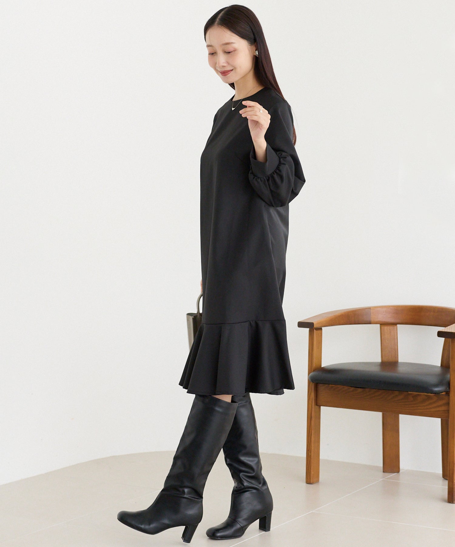 フレアミディワンピ