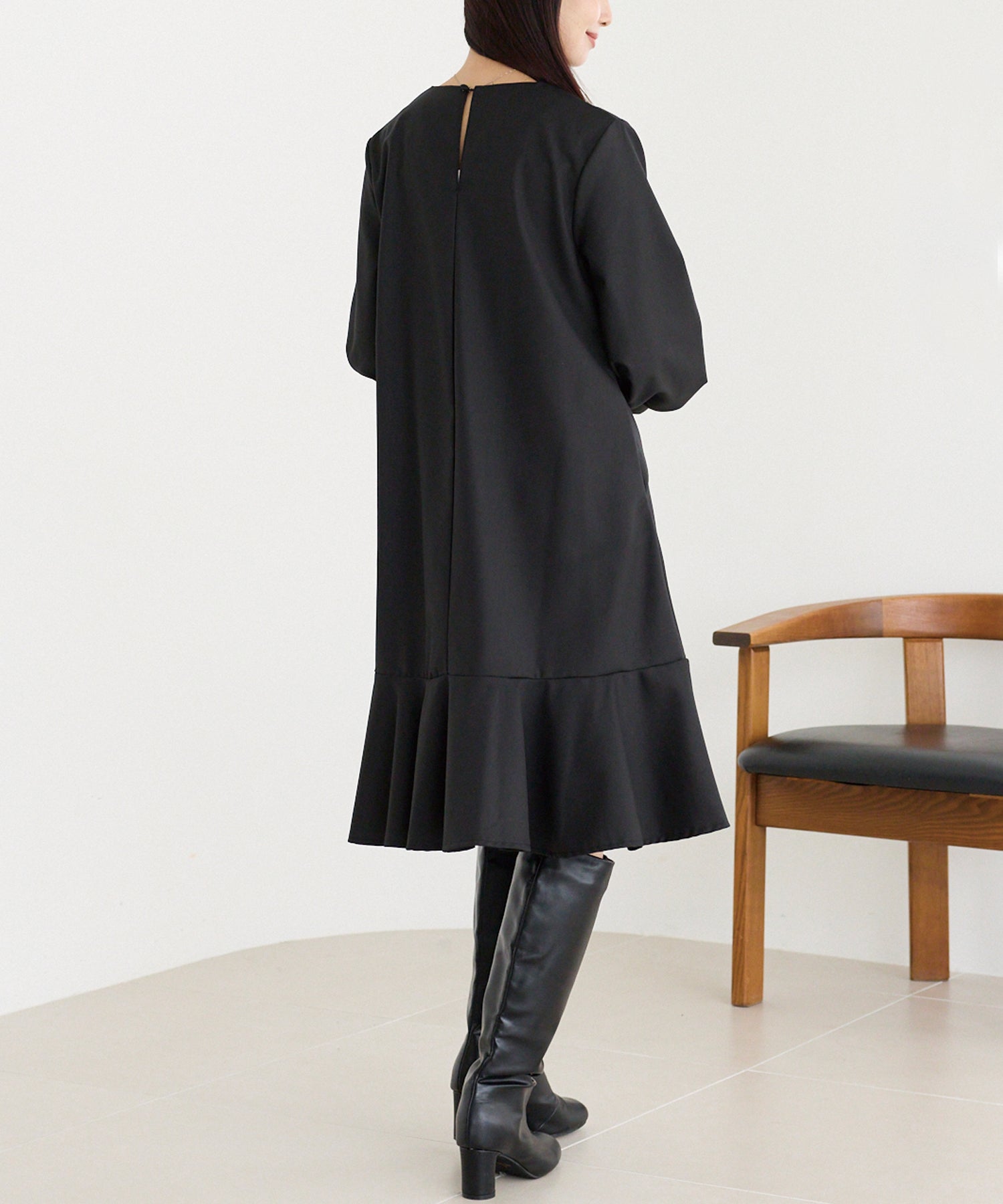 フレアミディワンピ