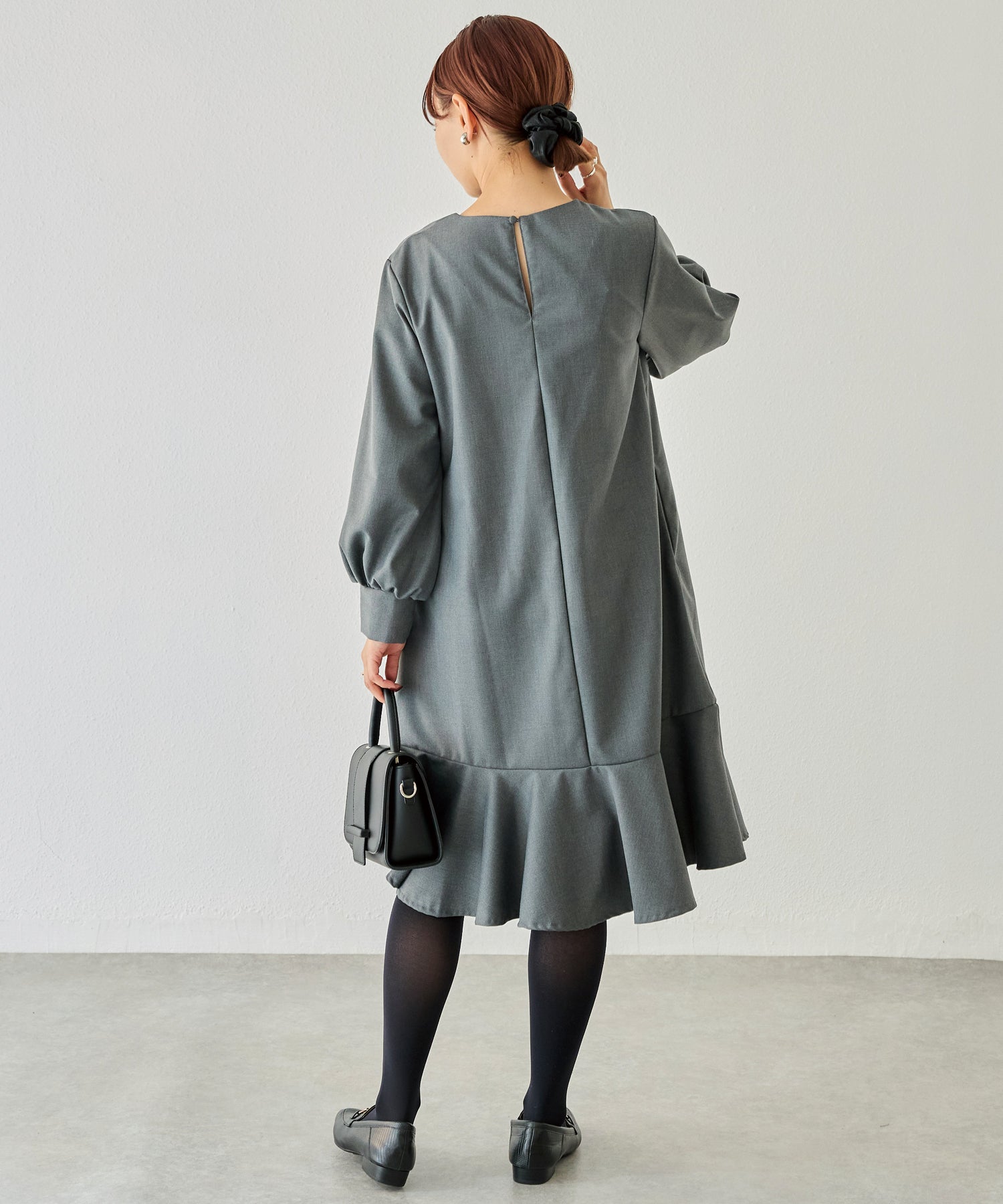 フレアミディワンピ