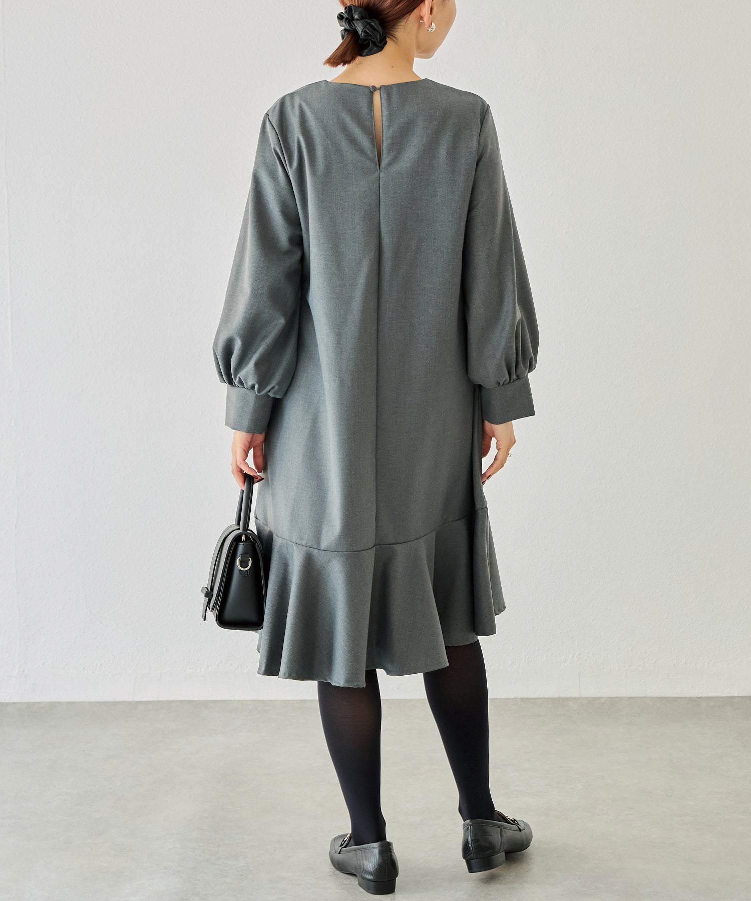 フレアミディワンピ