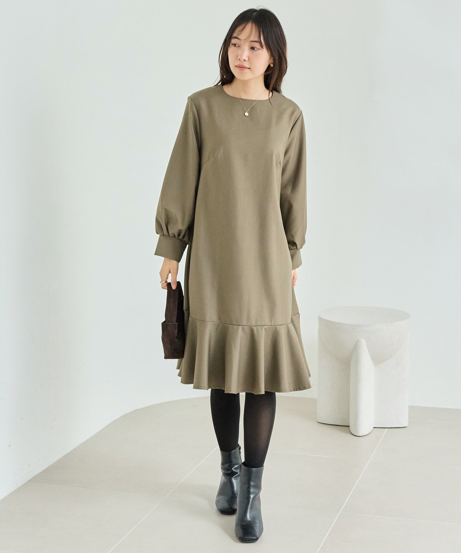 フレアミディワンピ