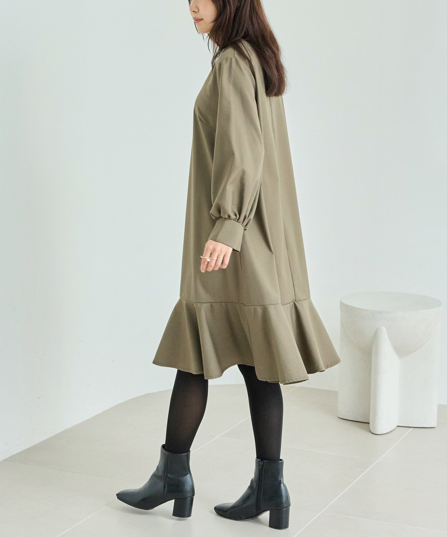 フレアミディワンピ