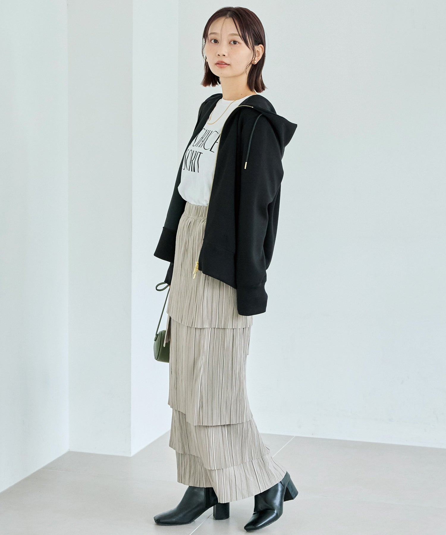 プリーツアシンメトリースカート
