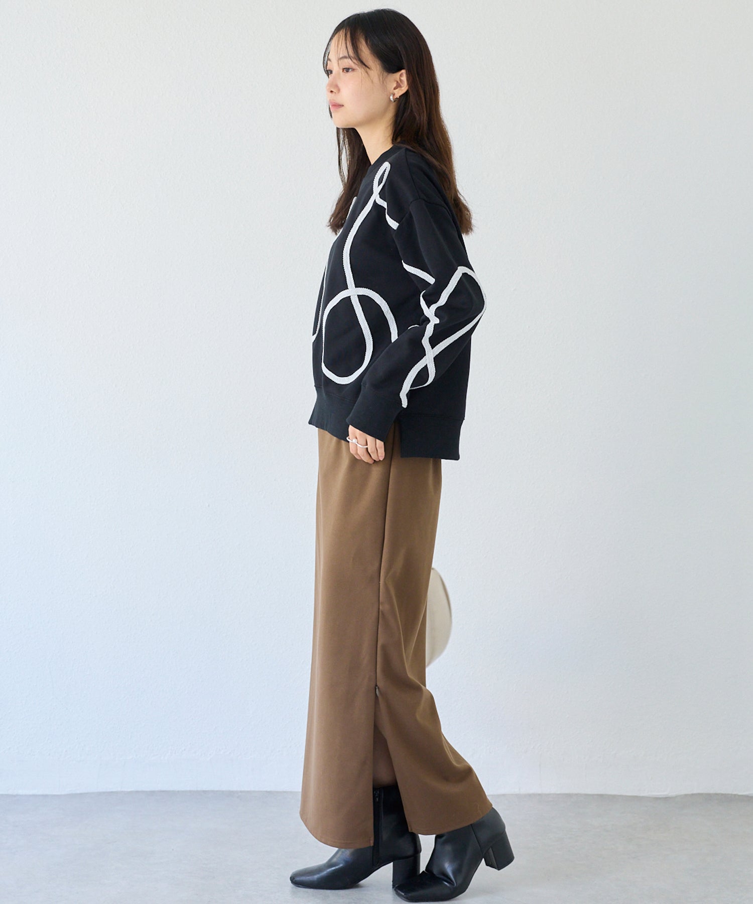 コード刺繍スウェットプルオーバー