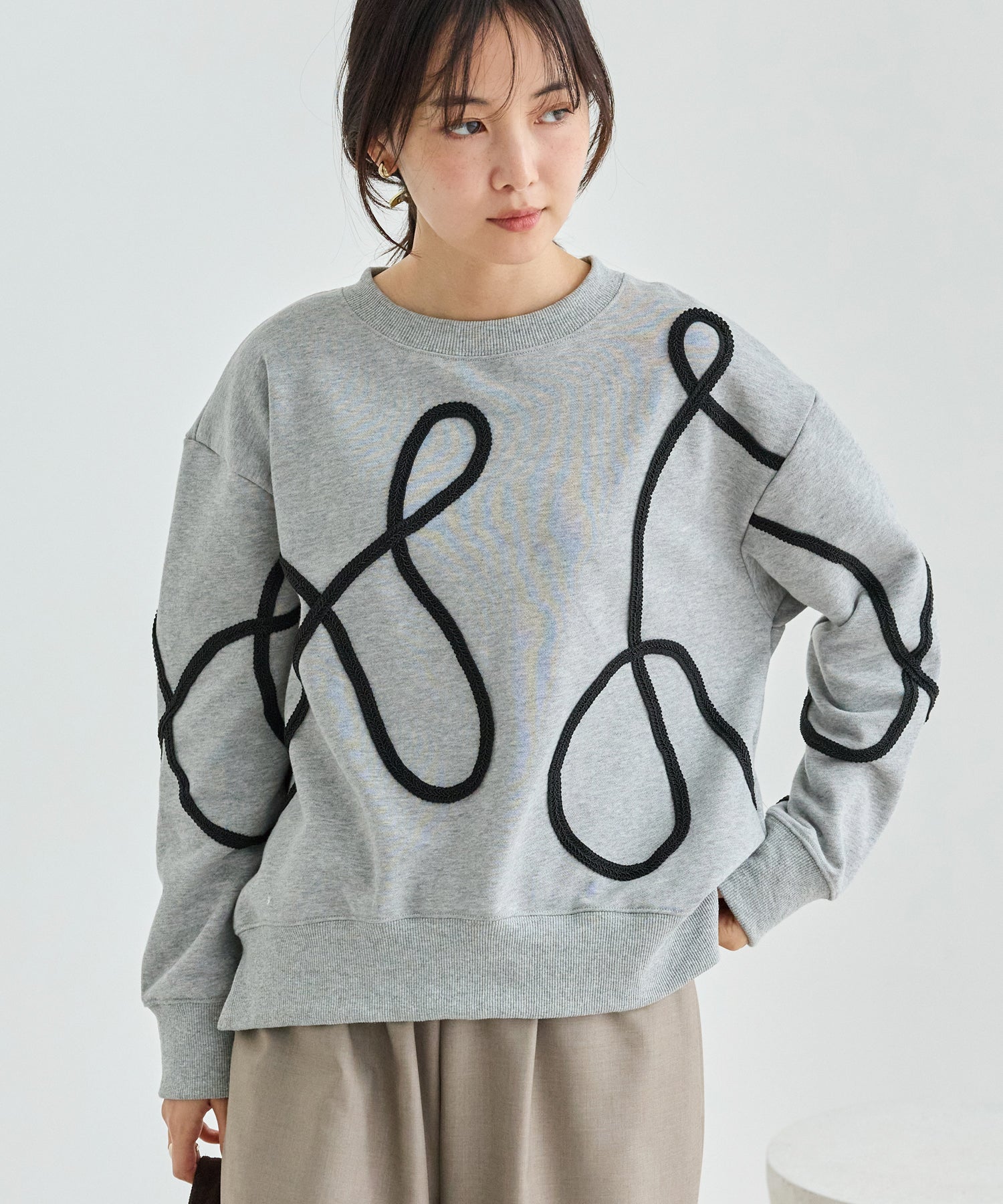コード刺繍スウェットプルオーバー