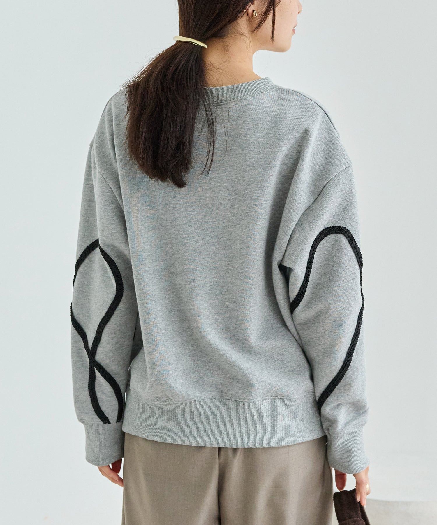 コード刺繍スウェットプルオーバー