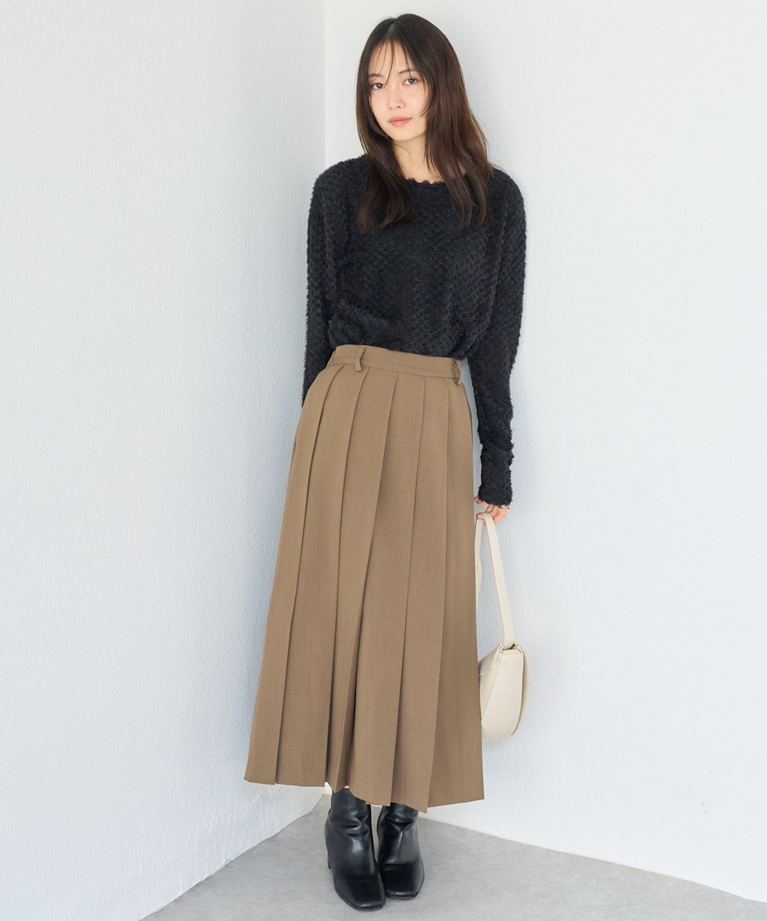 起毛レースプルオーバー