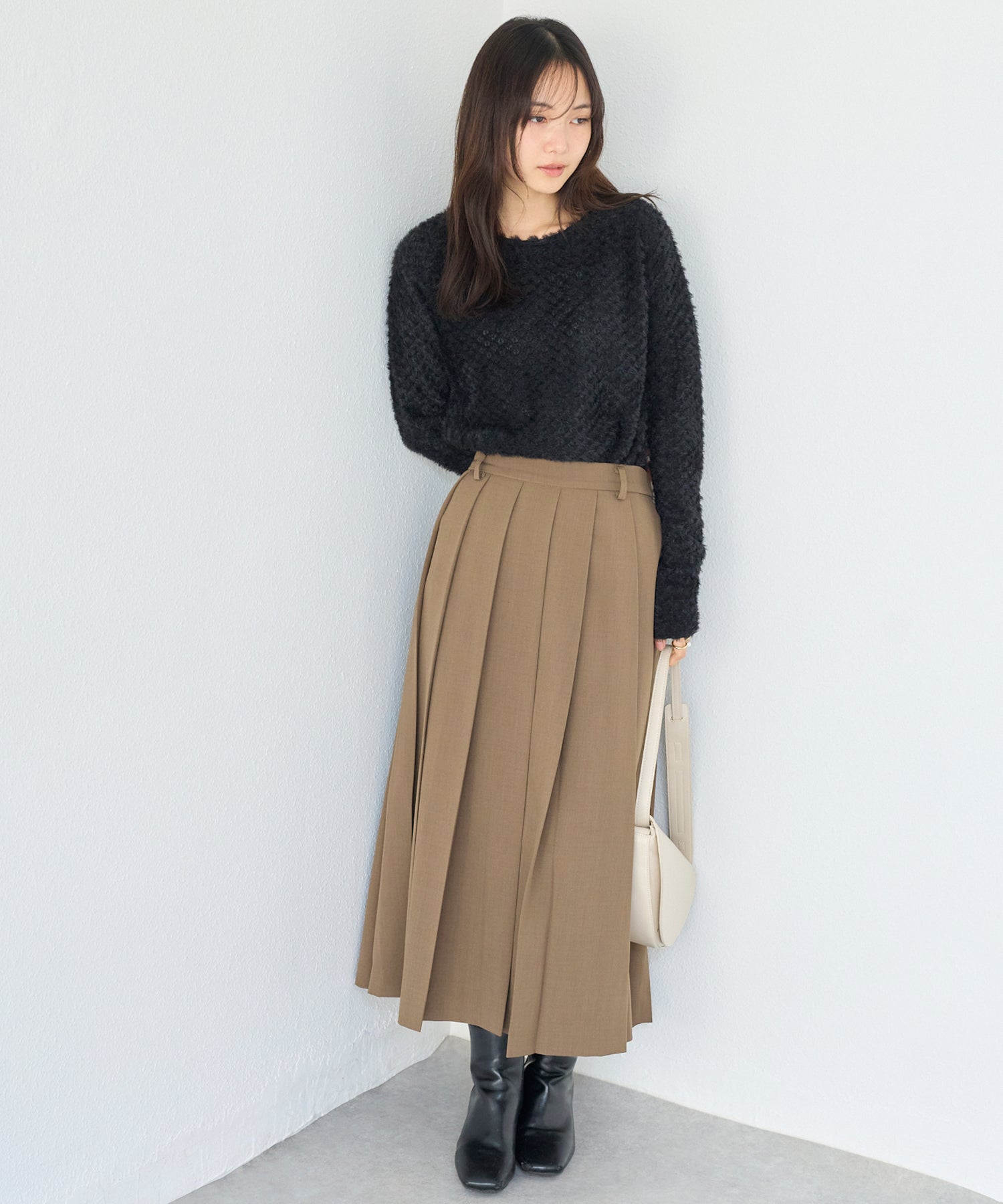 起毛レースプルオーバー