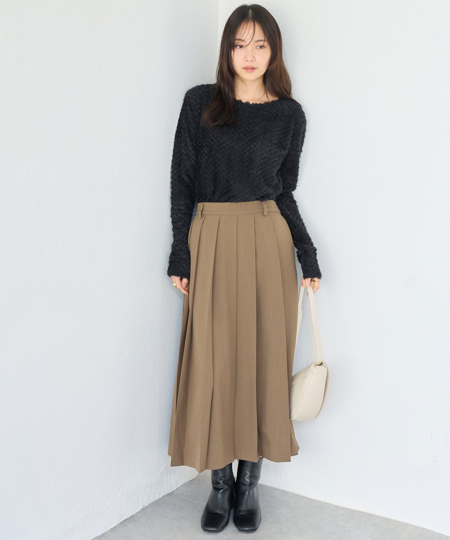 起毛レースプルオーバー