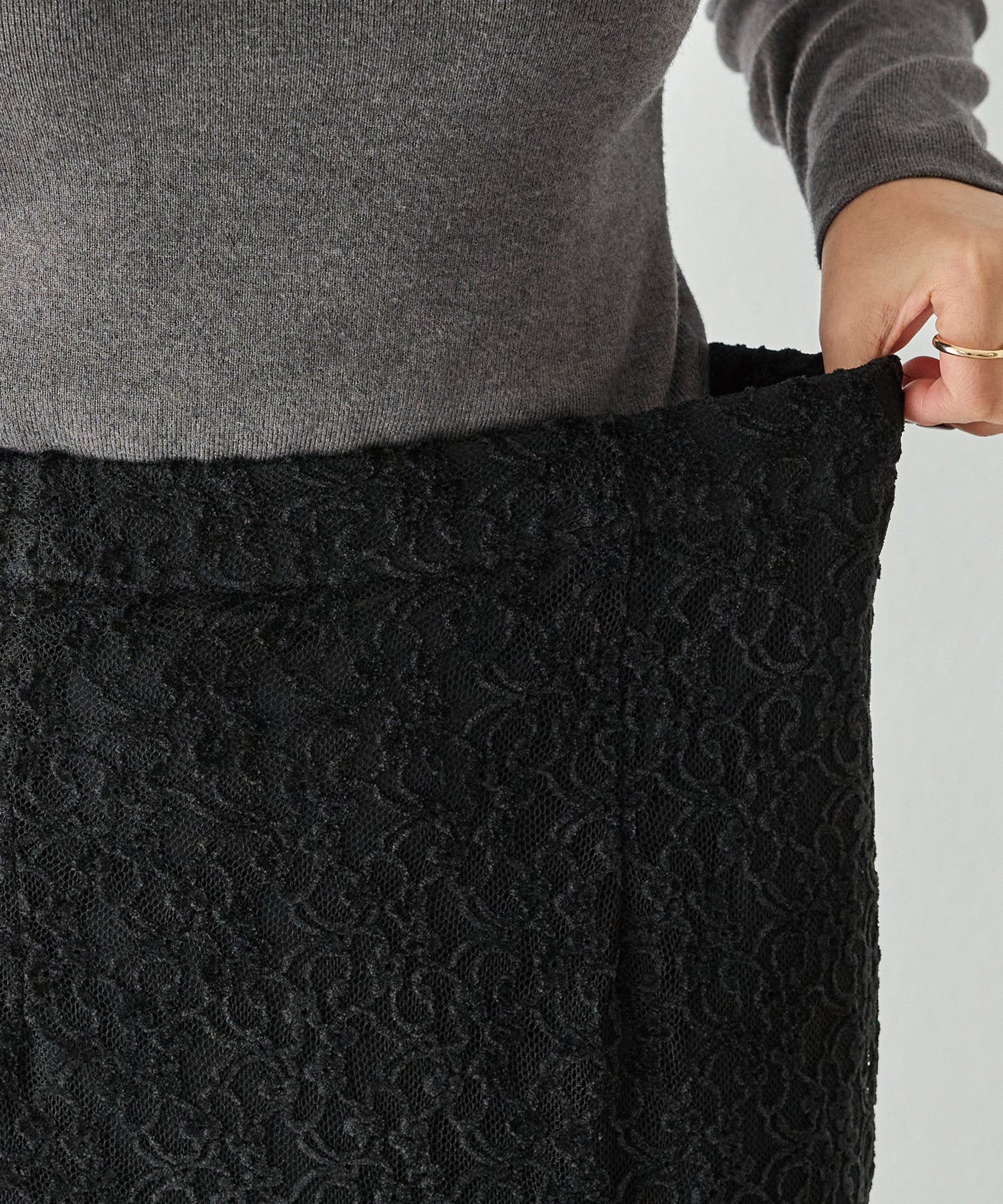 ウエスト：ゴム仕様