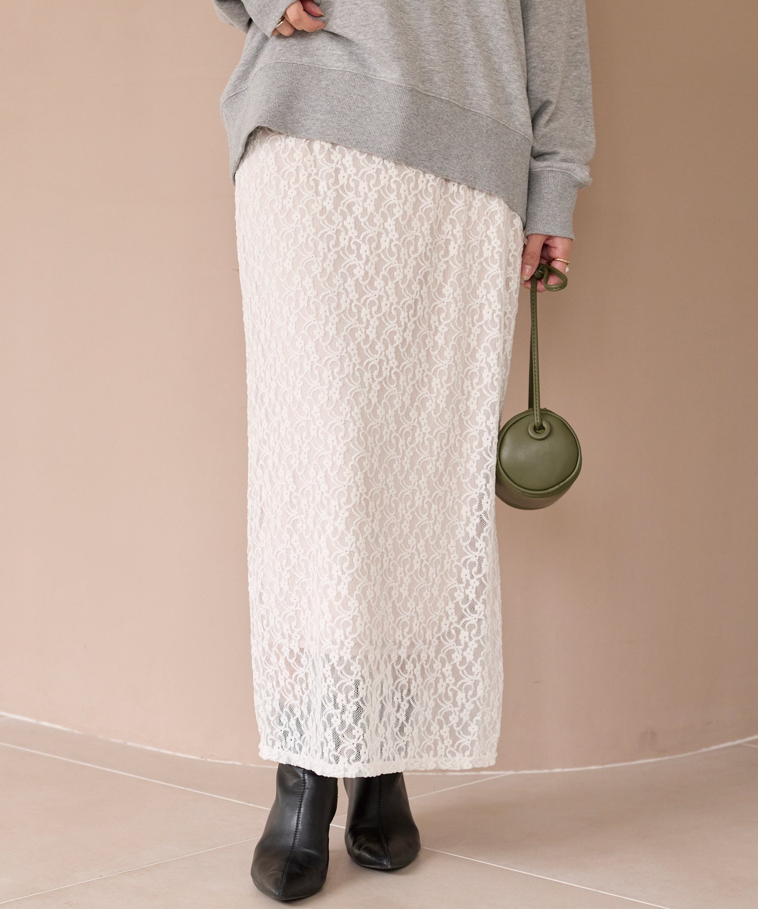 オフホワイト　model:156cm 着用サイズ:M