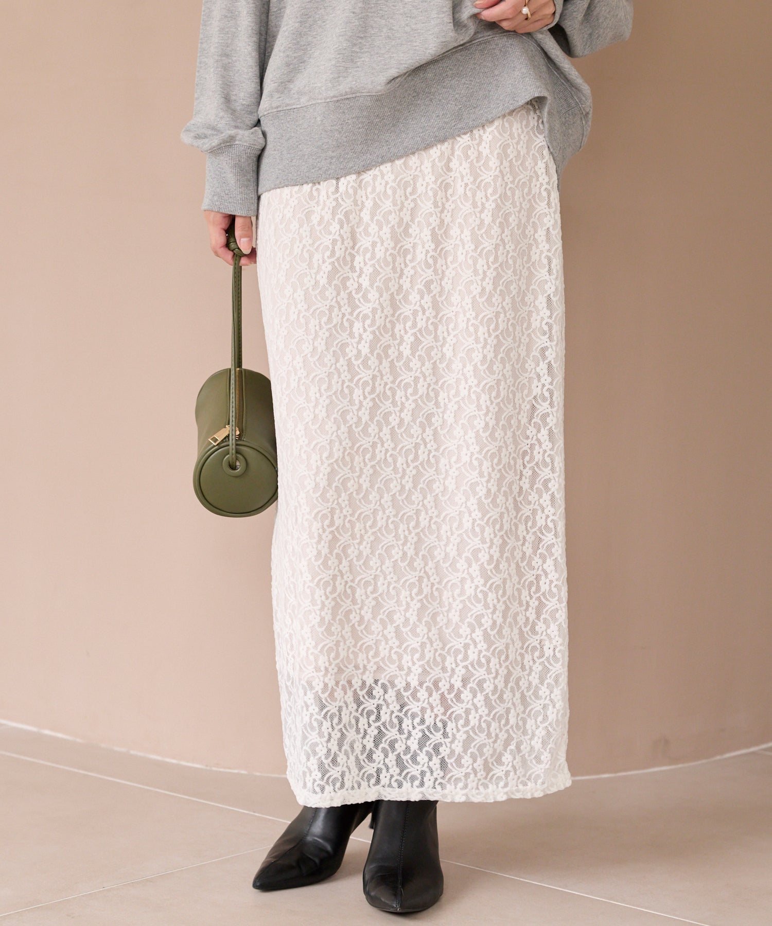 オフホワイト　model:156cm 着用サイズ:M