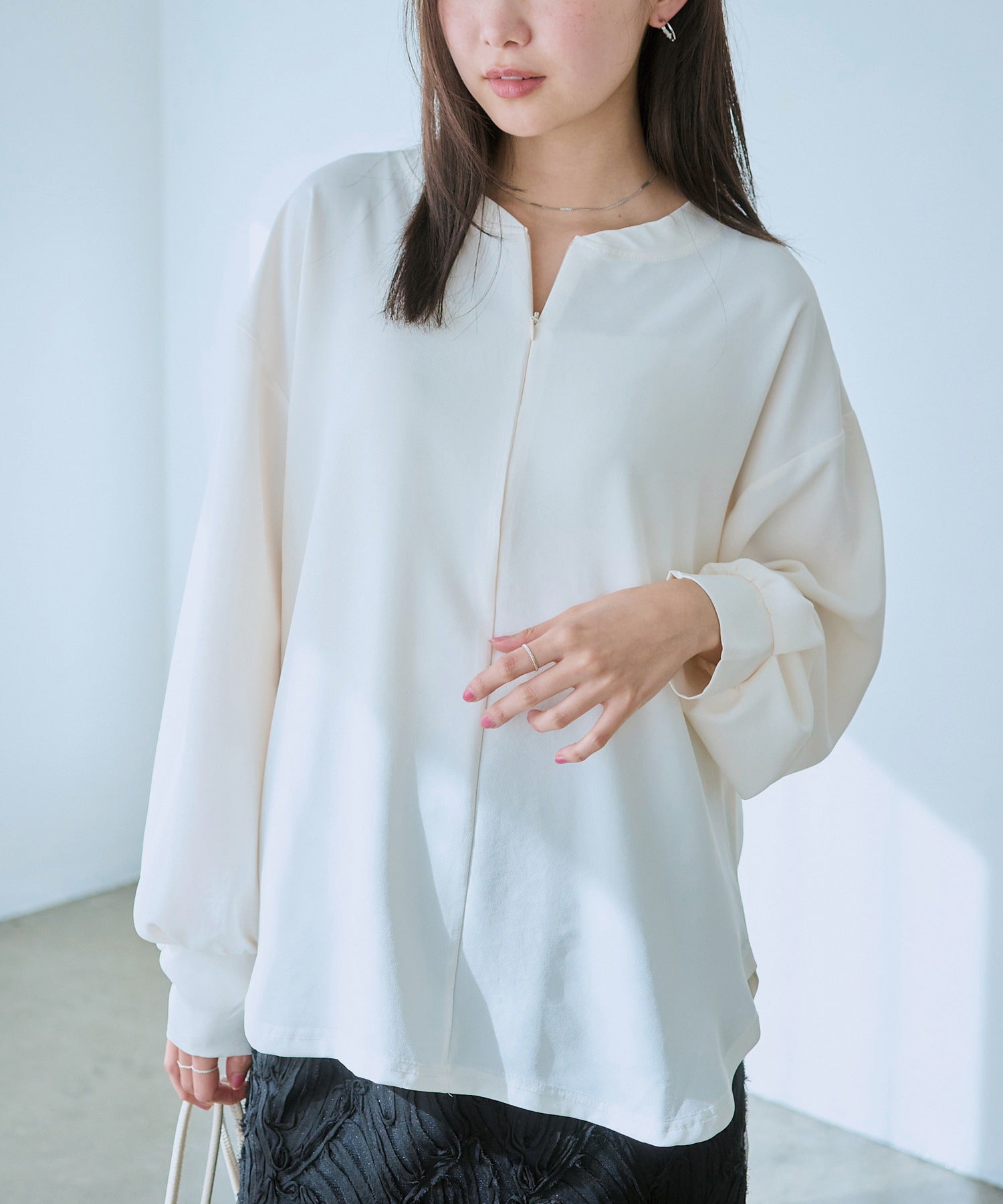 オフホワイト　model:156cm 着用サイズ:M