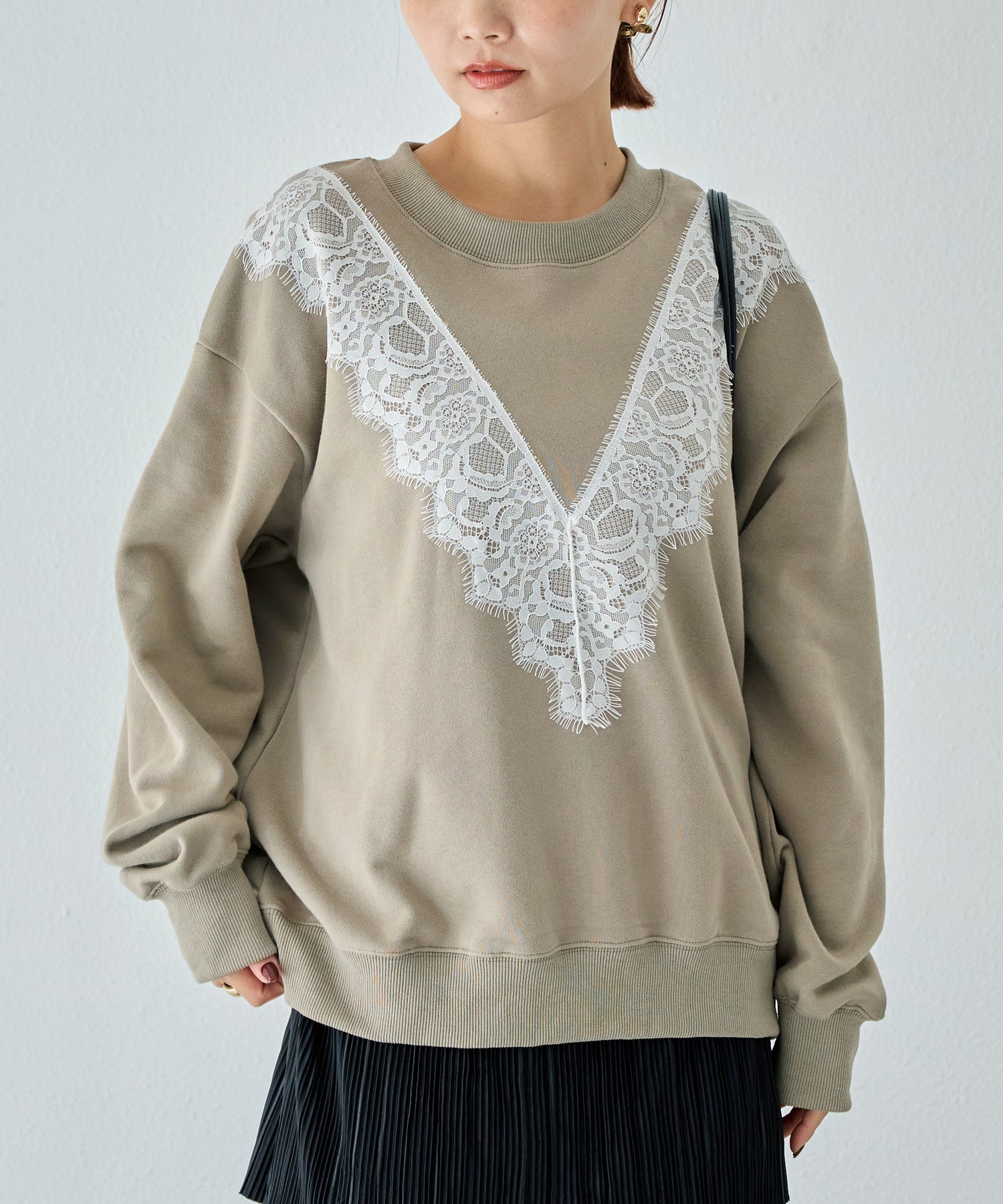 レース配色スウェットプルオーバー