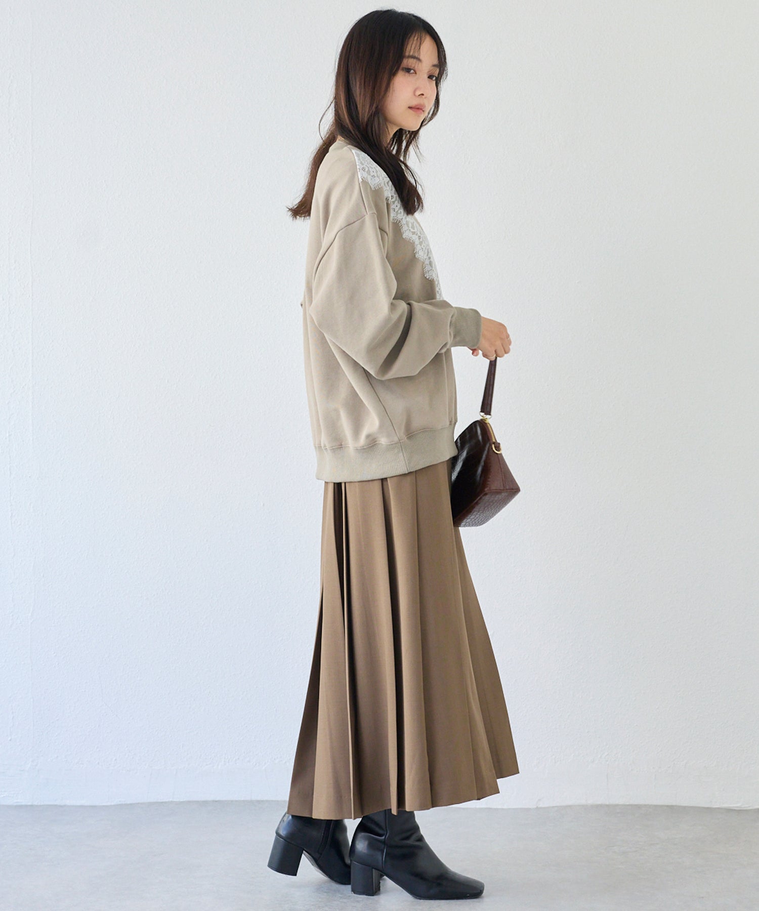 レース配色スウェットプルオーバー