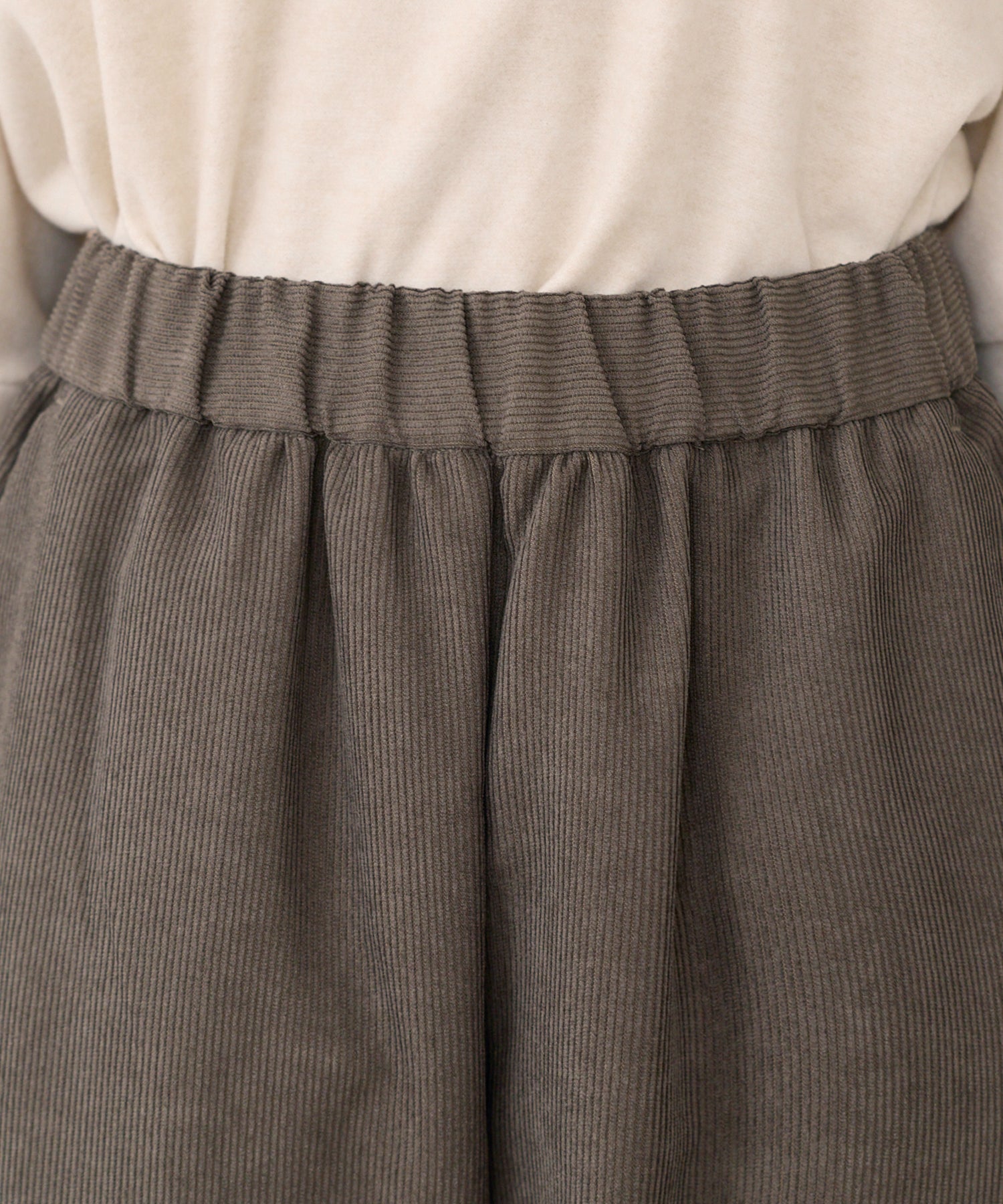 ウエスト：ゴム仕様