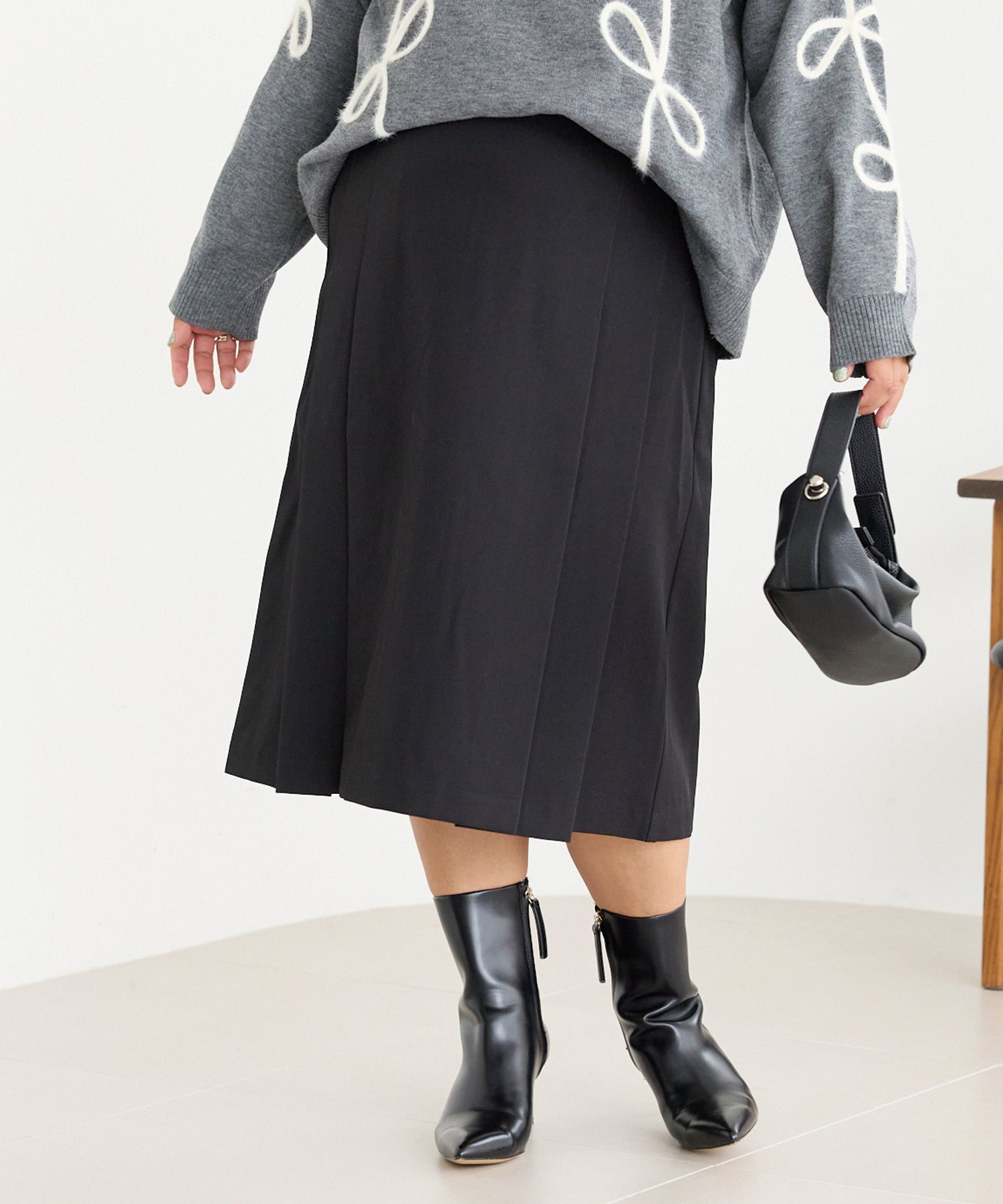 タックプリーツミディスカート