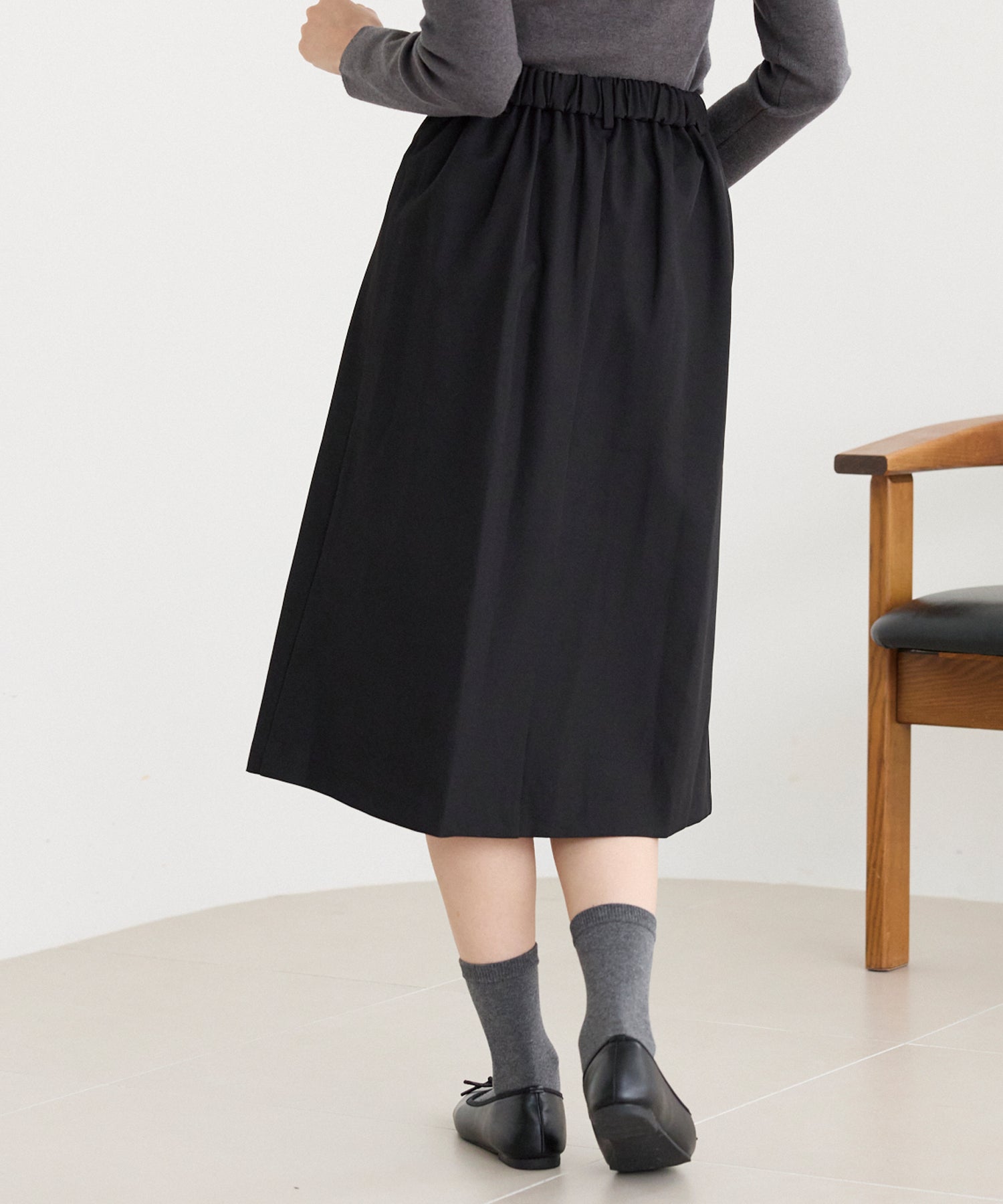 タックプリーツミディスカート