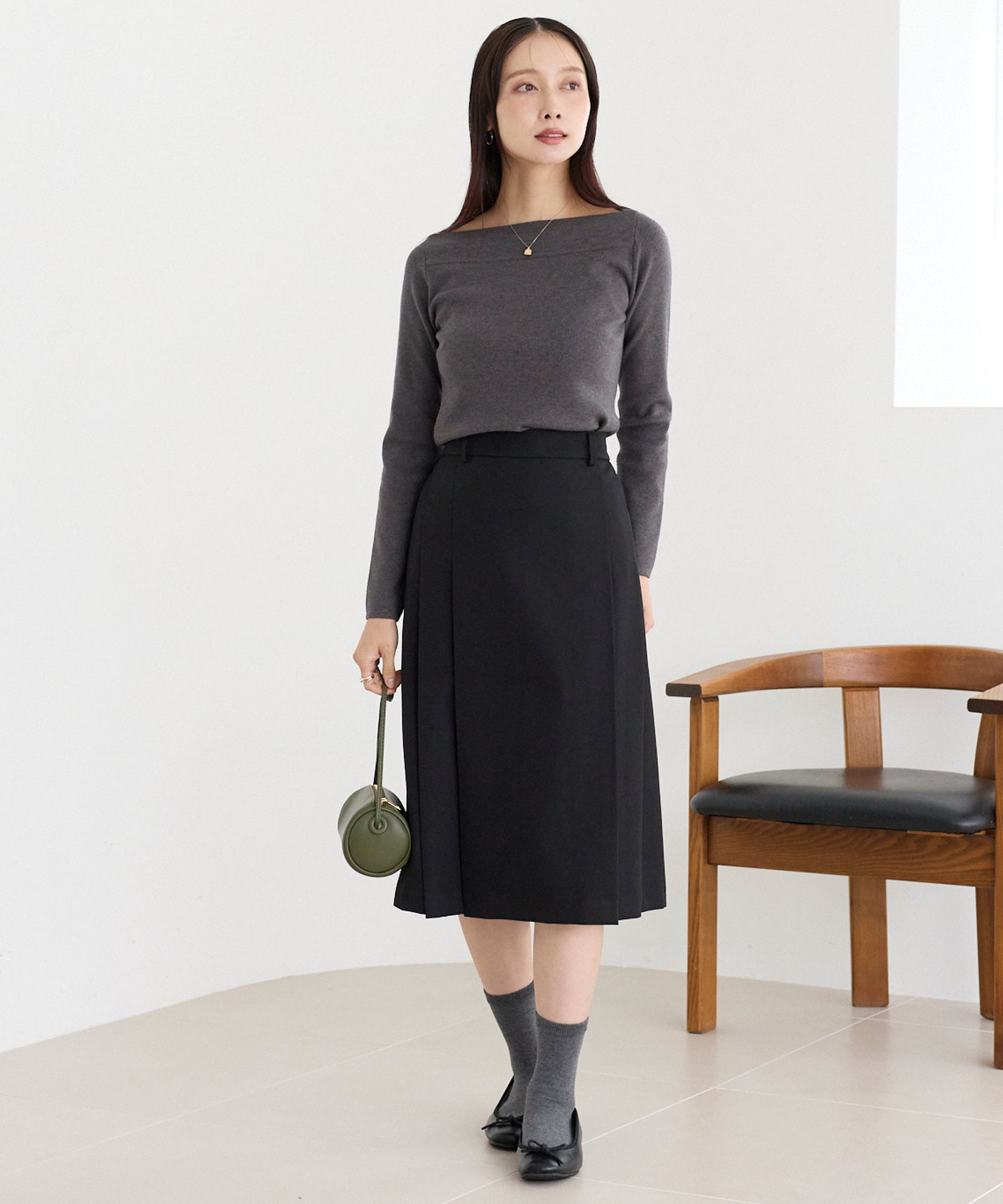 タックプリーツミディスカート