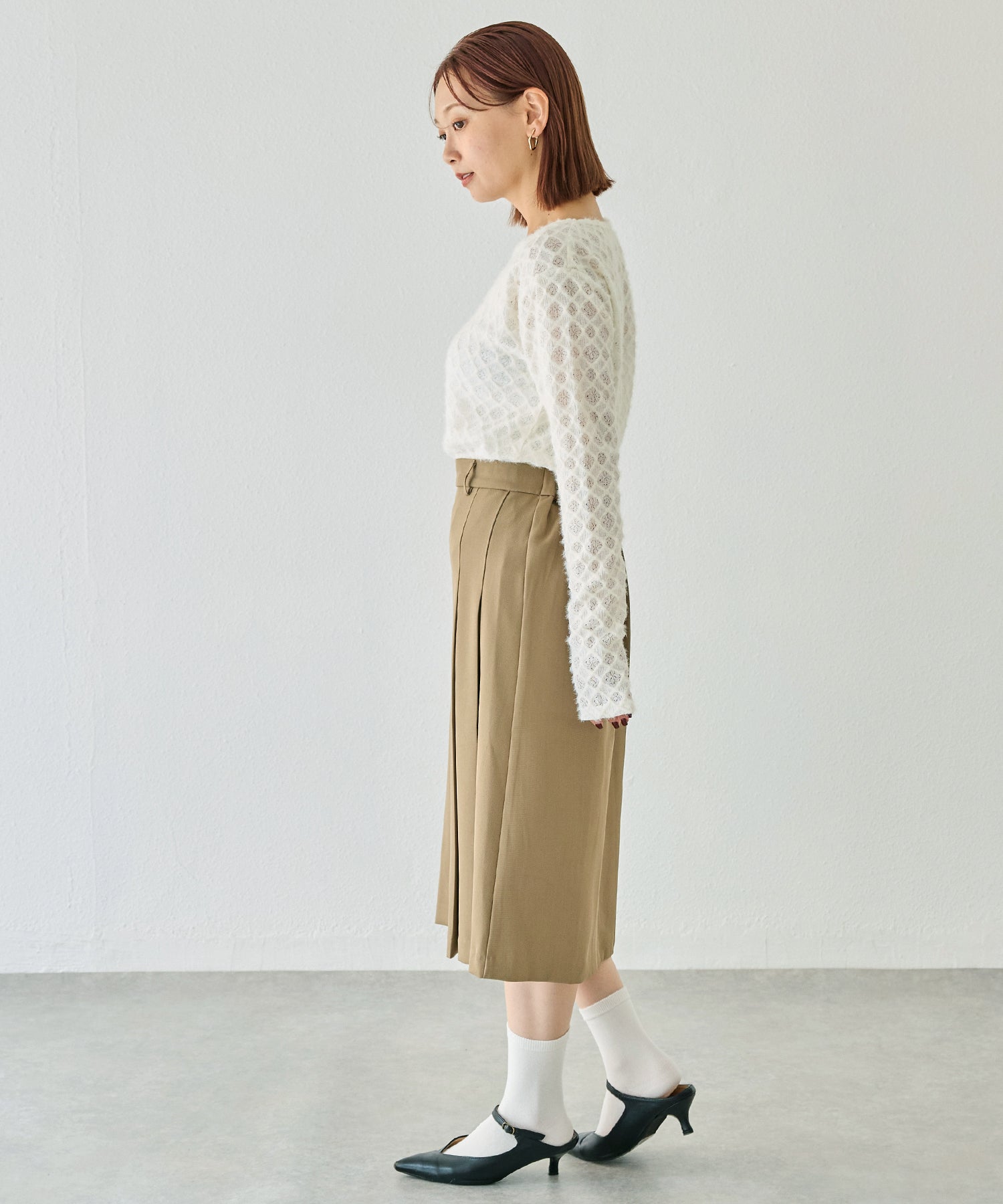 タックプリーツミディスカート