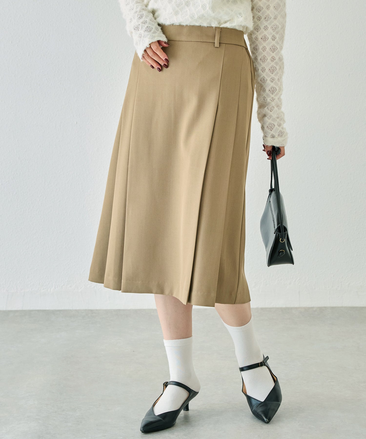 タックプリーツミディスカート