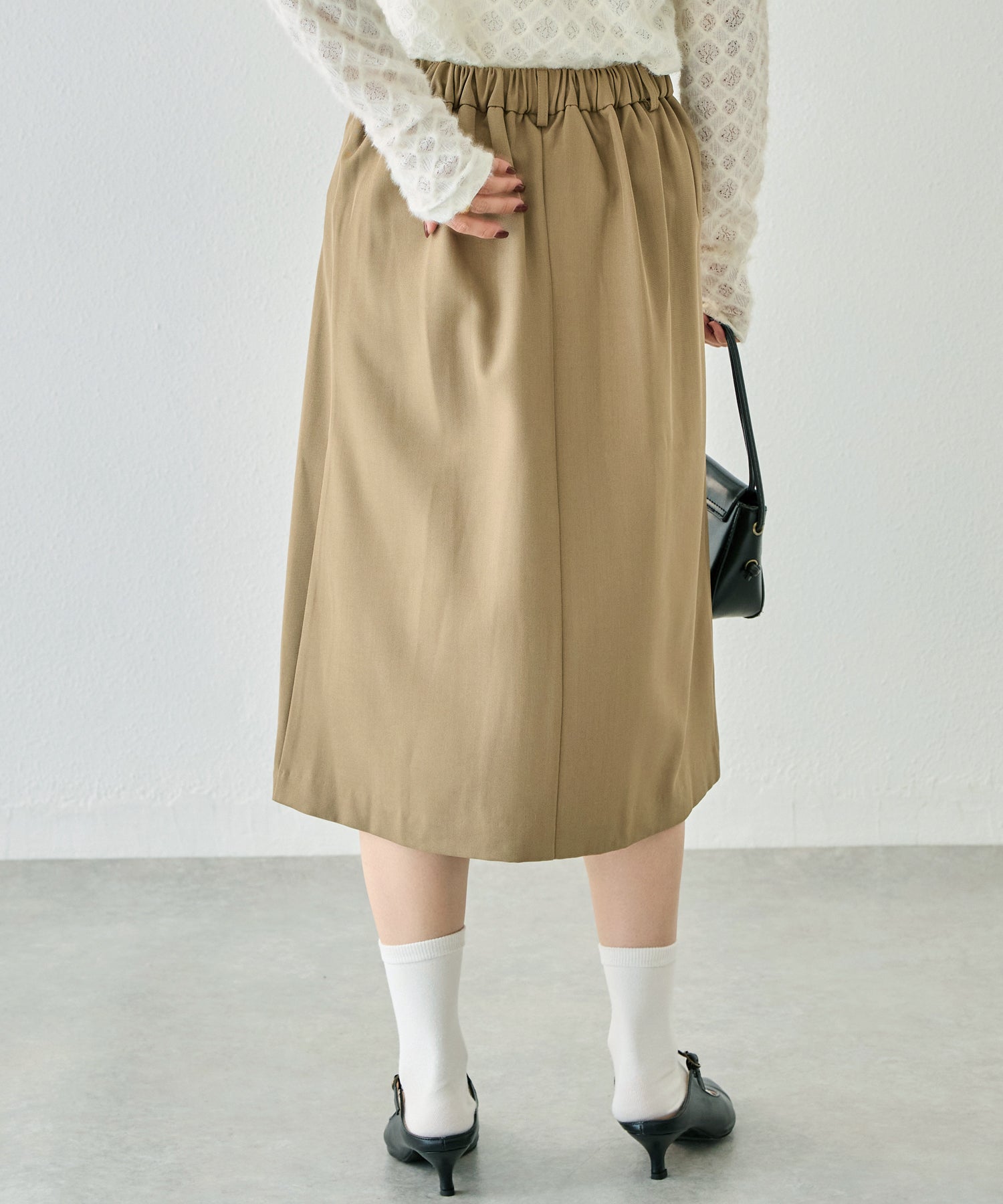 タックプリーツミディスカート